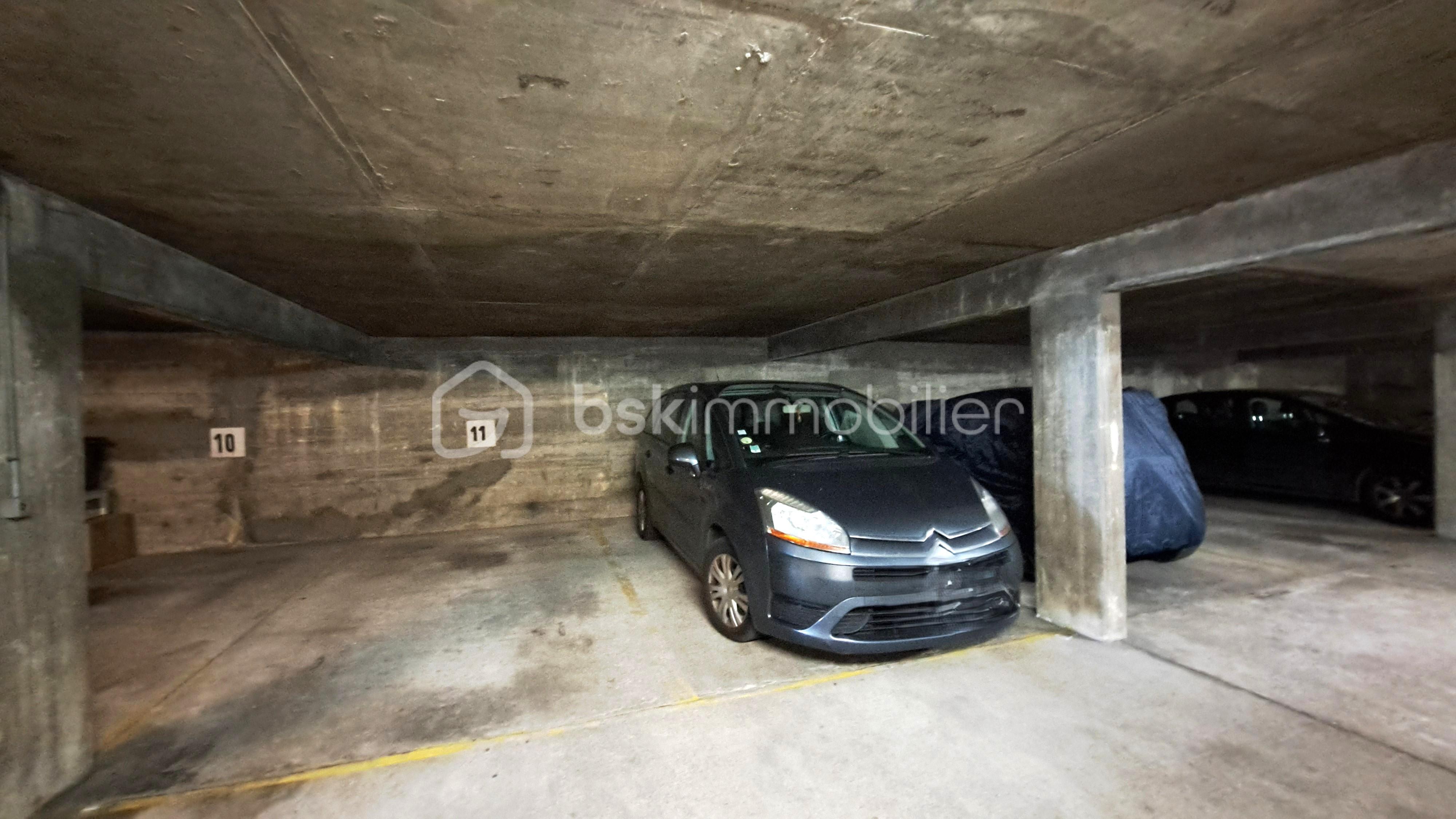 Appartement de 150,65 m² - parking.jpg