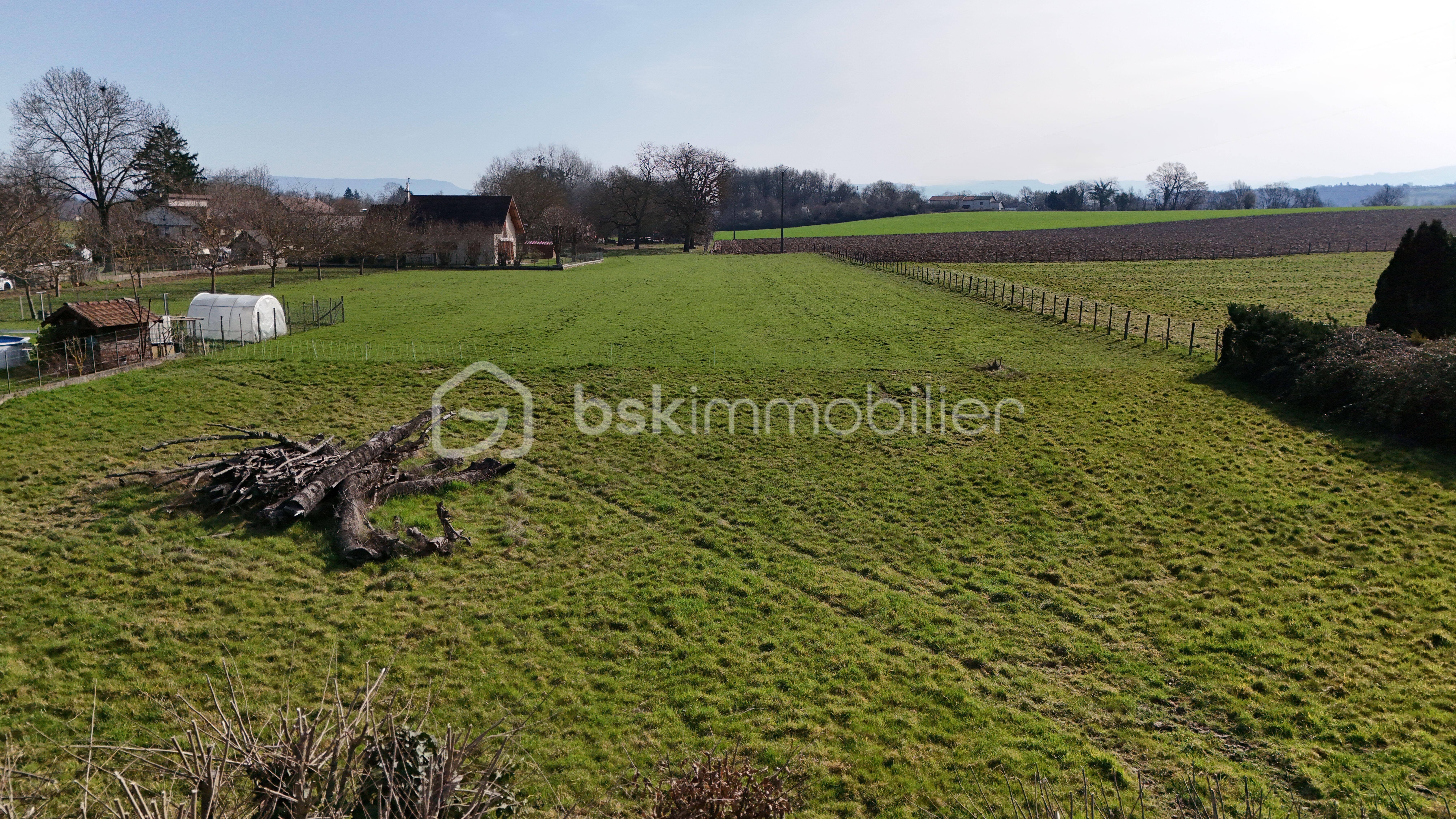 Terrain · à Saint-Clair-de-la-Tour · 90 000 €