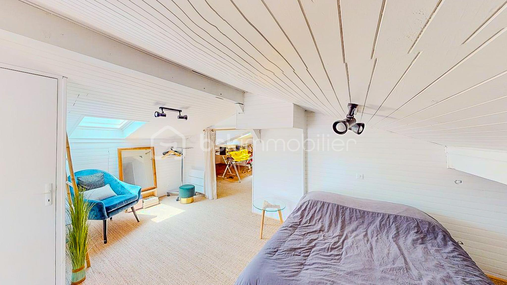Maison de 140 m² - Etage-La-benne-06192025_075240.jpg