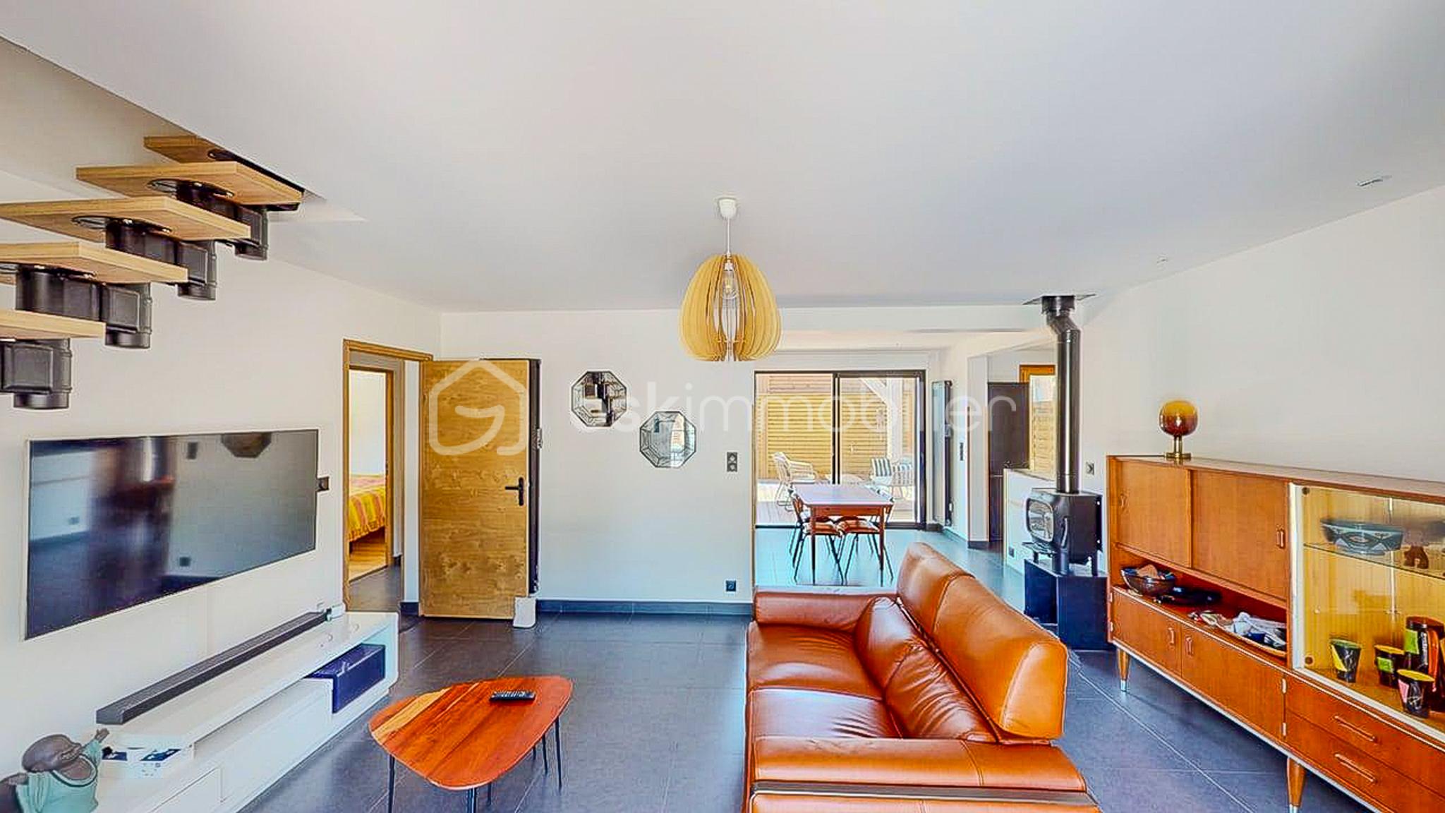 Maison de 140 m² - Maison-La-benne-06192025_072742.jpg