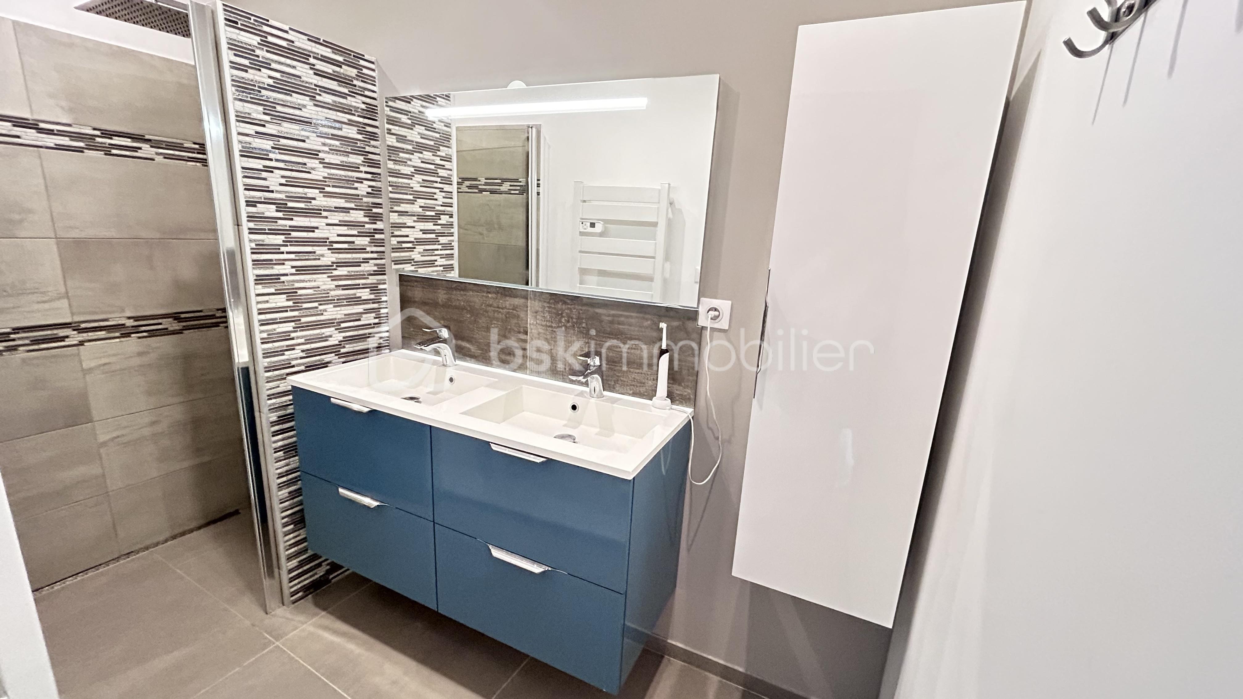 Maison de ville de 82 m² - Salle d'eau.jpg