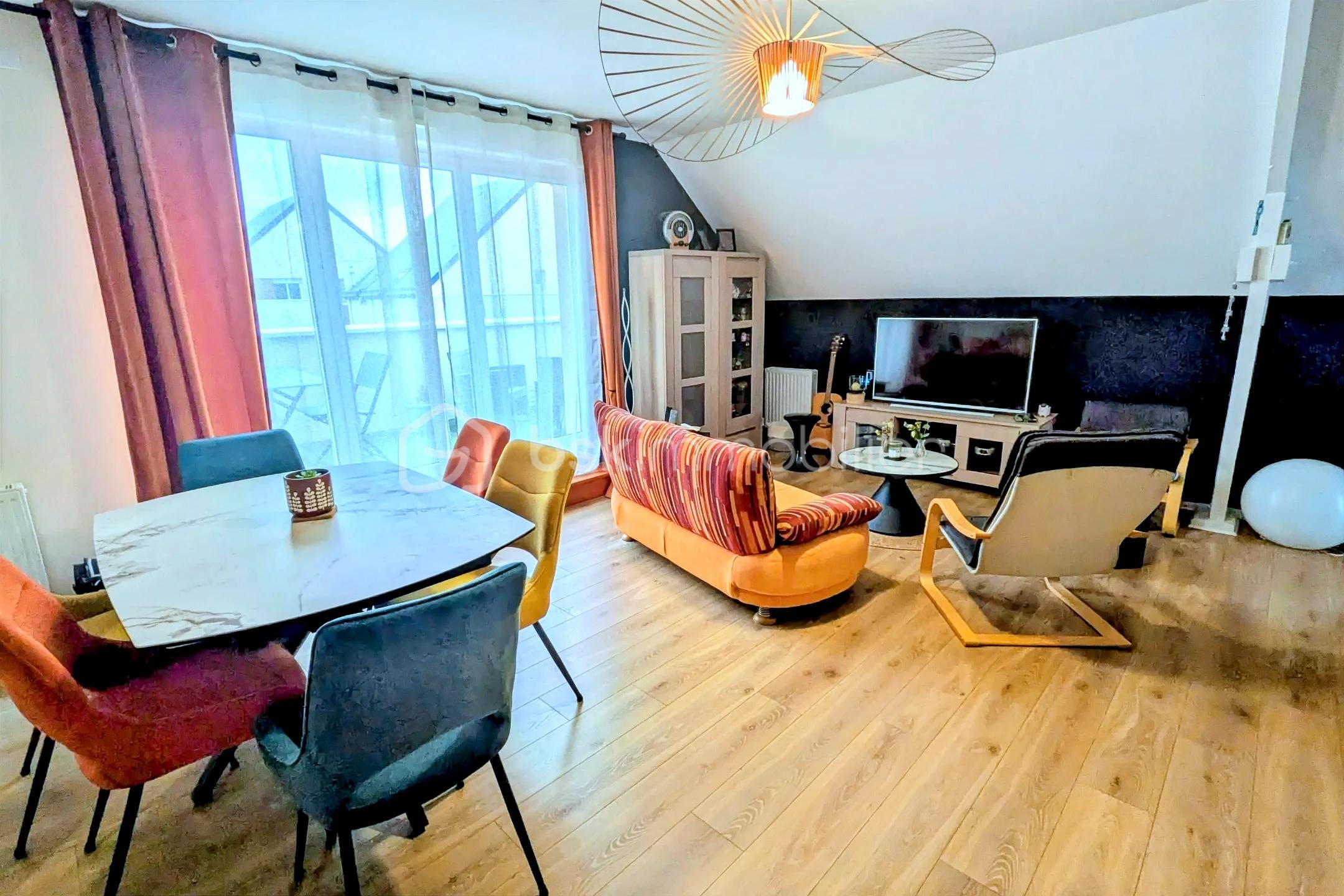 hoqi-8b566a1936974a859c8cec56aa4c491e.jpg