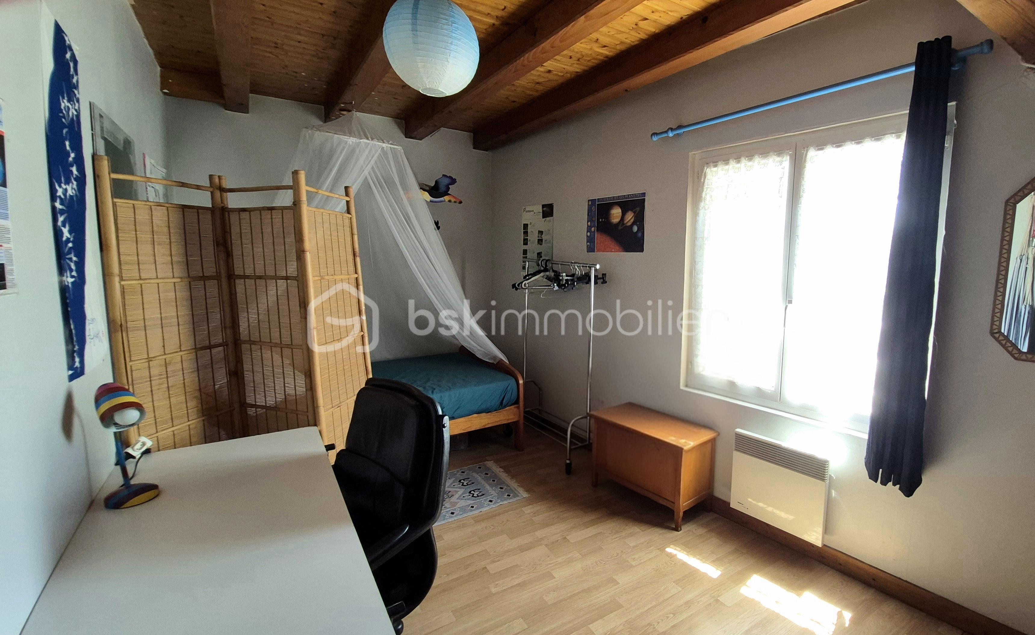 Maison de village de 129 m² - chambre 1-001.jpg