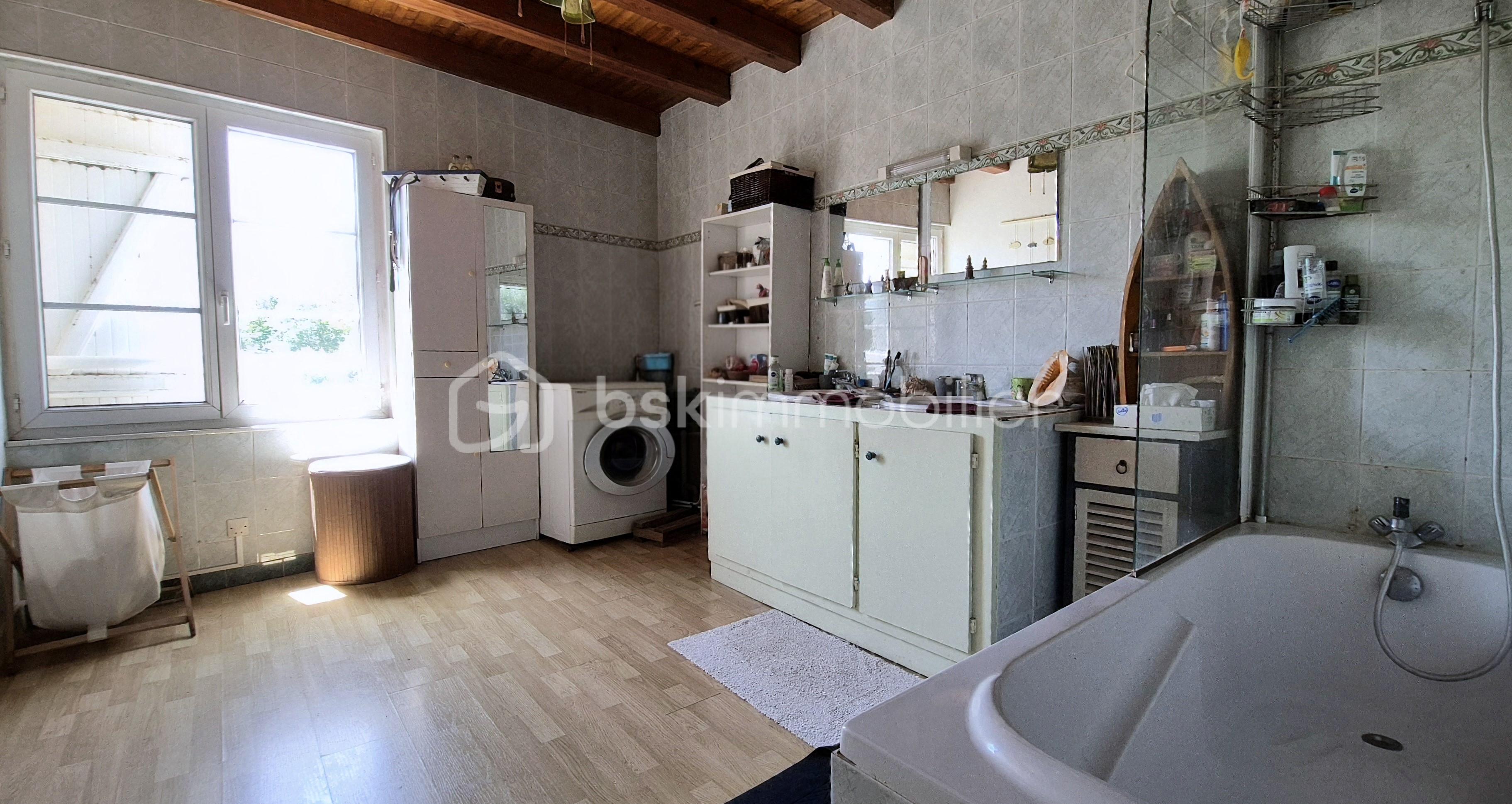 Maison de village de 129 m² - salle de bain.jpg