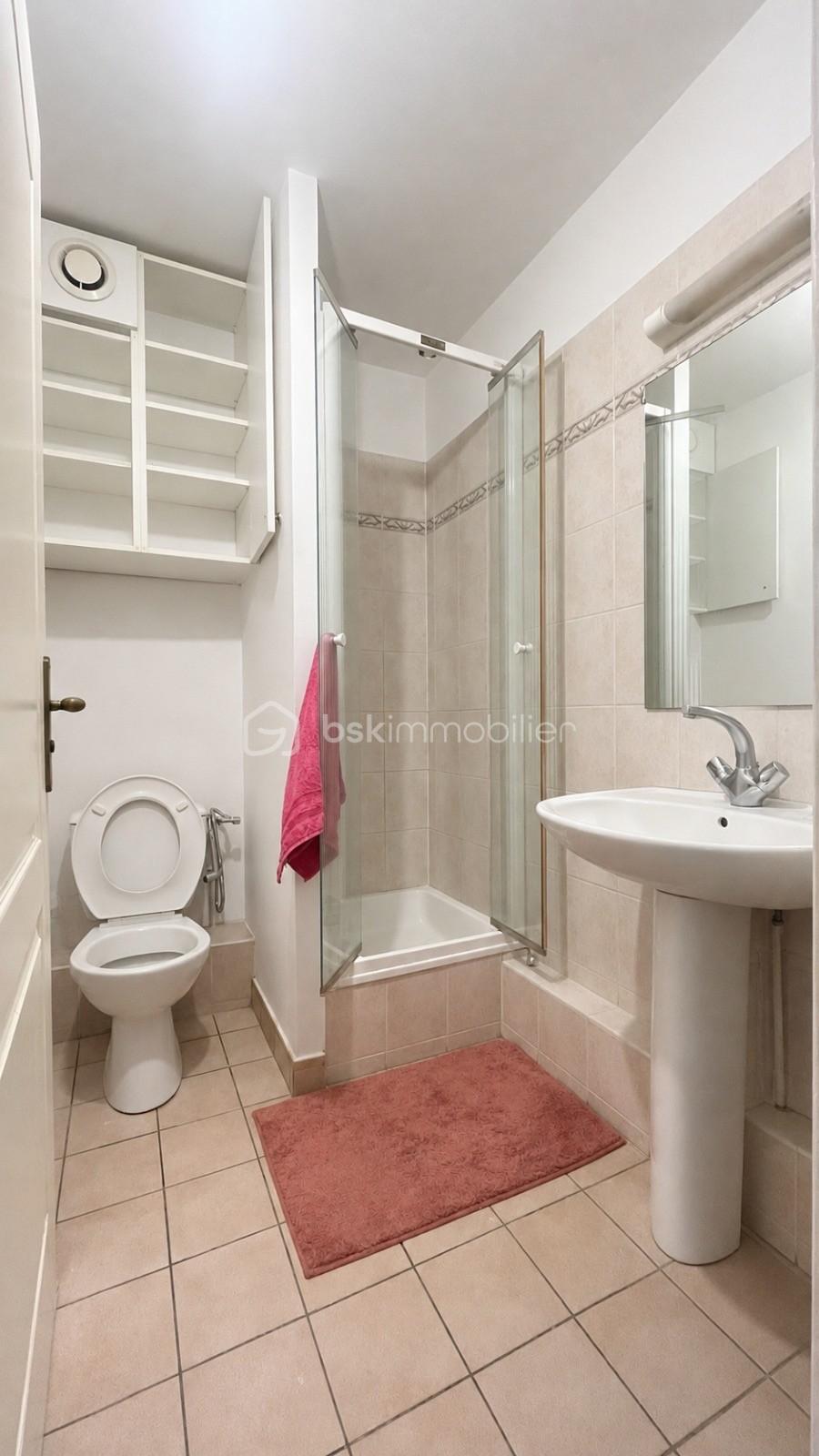Salle de douche avec 2è WC.jfif