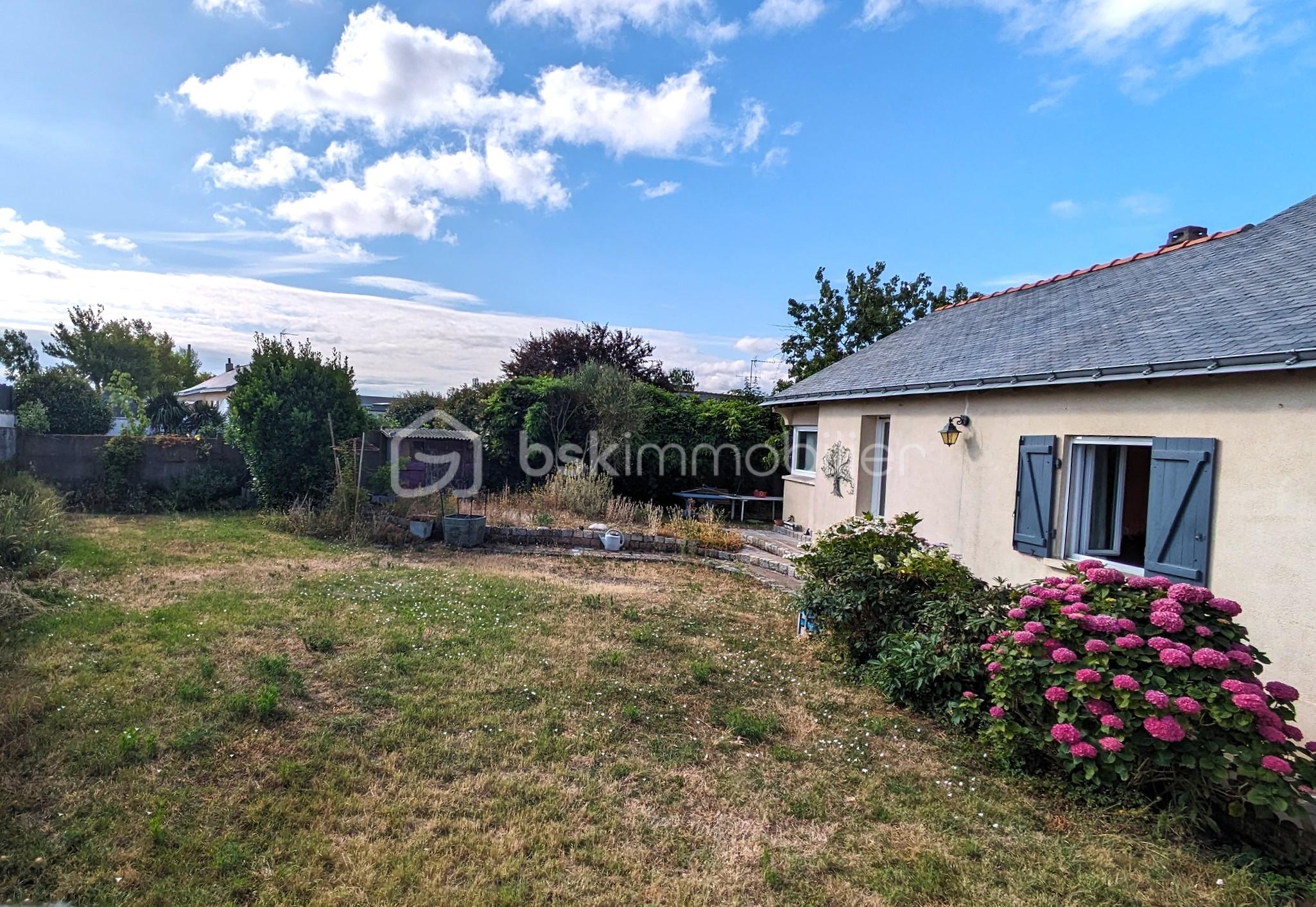 Maison de 147 m² - JARDIN COTE RUE 2.jpg