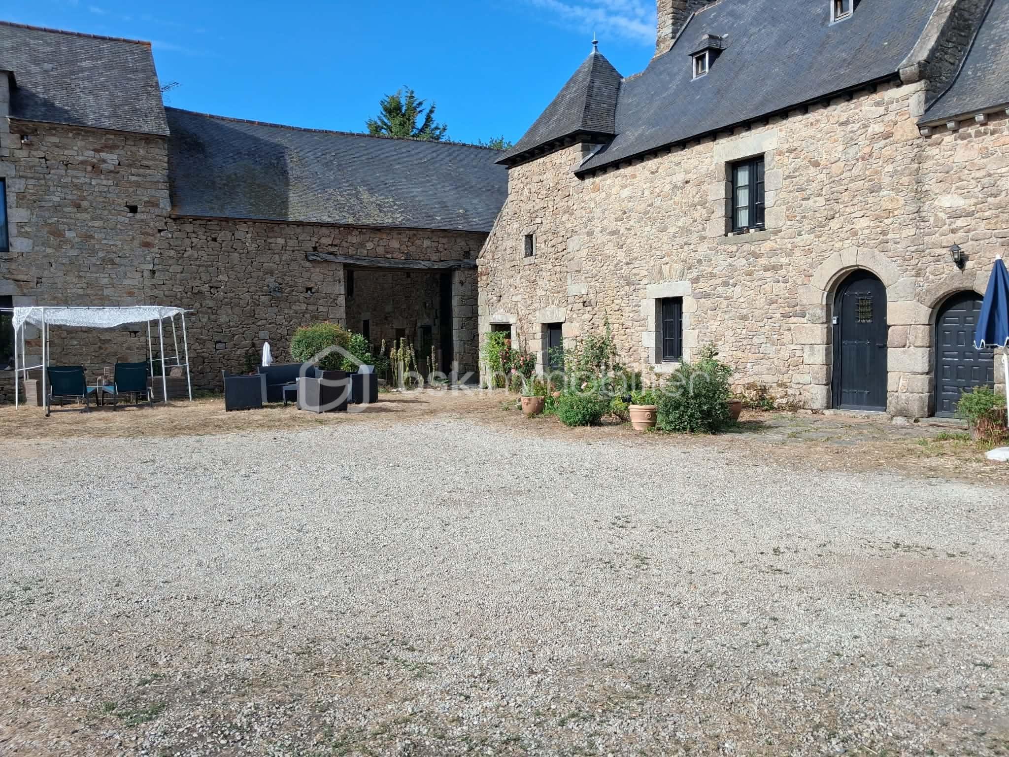 Maison 7 pièces 292 m² · à Quévert · 292 m² · 576 000 €