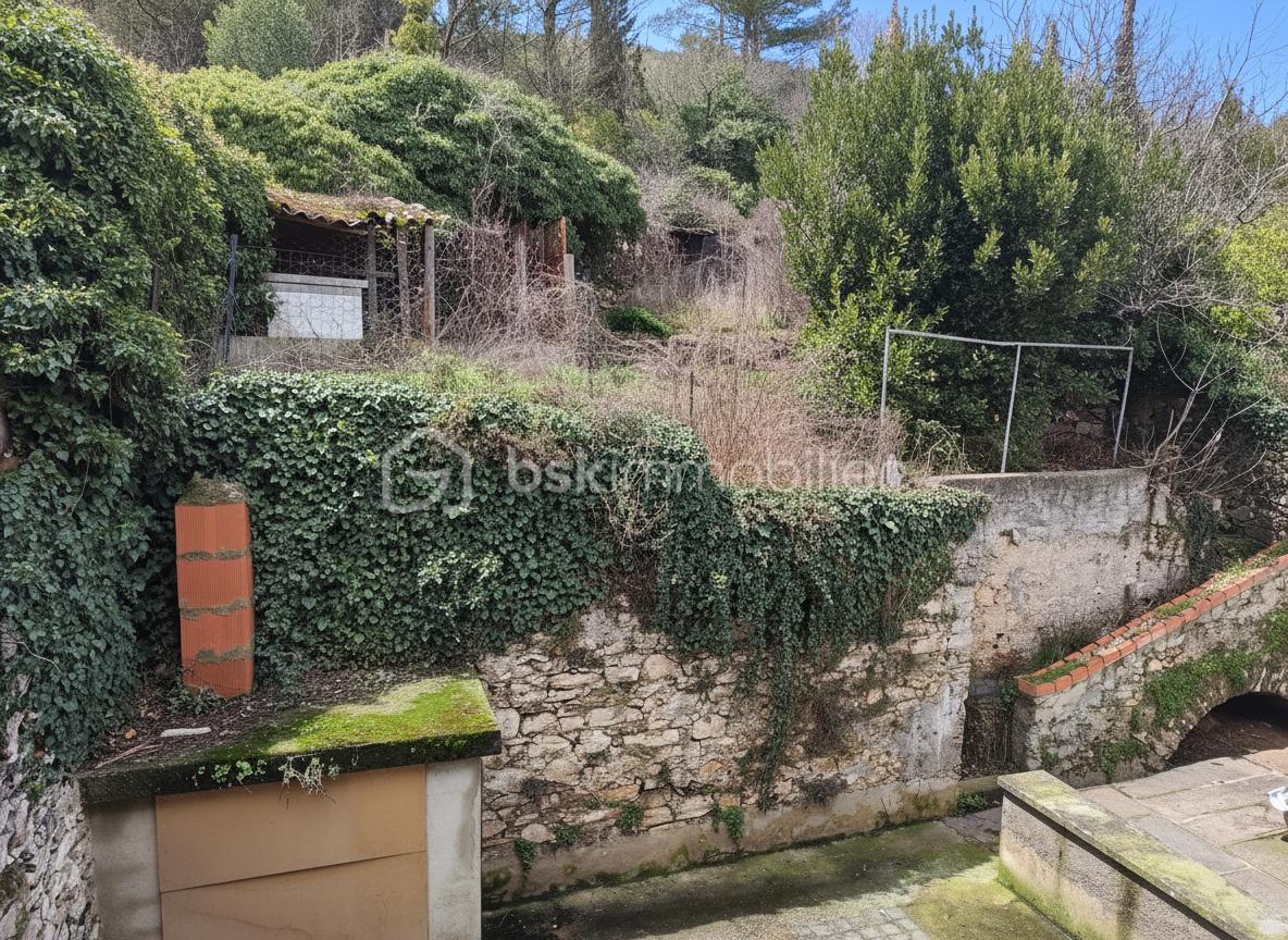 Maison de 300 m² - generated_2026-02-05T10_06_00.587.jpg