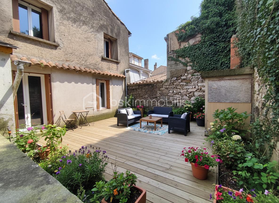 Maison de 300 m² - generated_2026-02-05T10_09_05.803.jpg