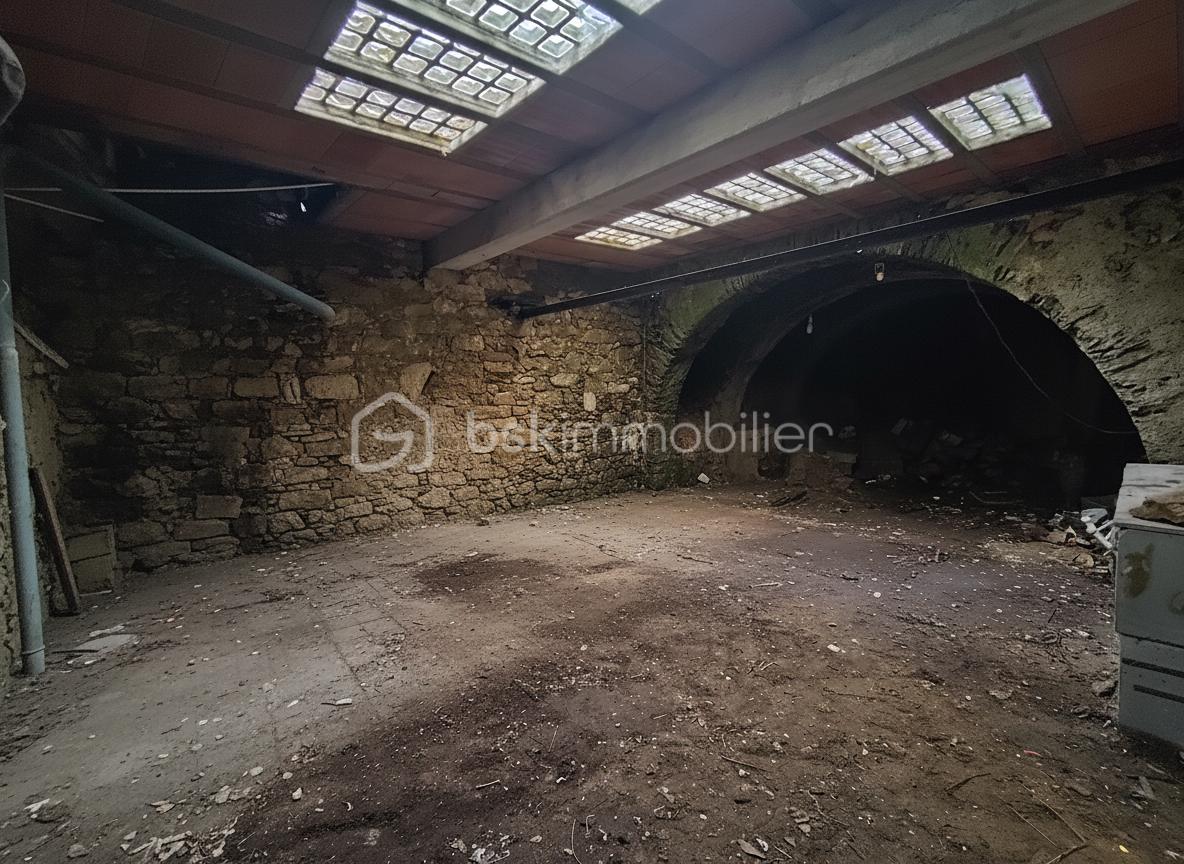 Maison de 300 m² - generated_2026-02-05T10_00_21.407.jpg