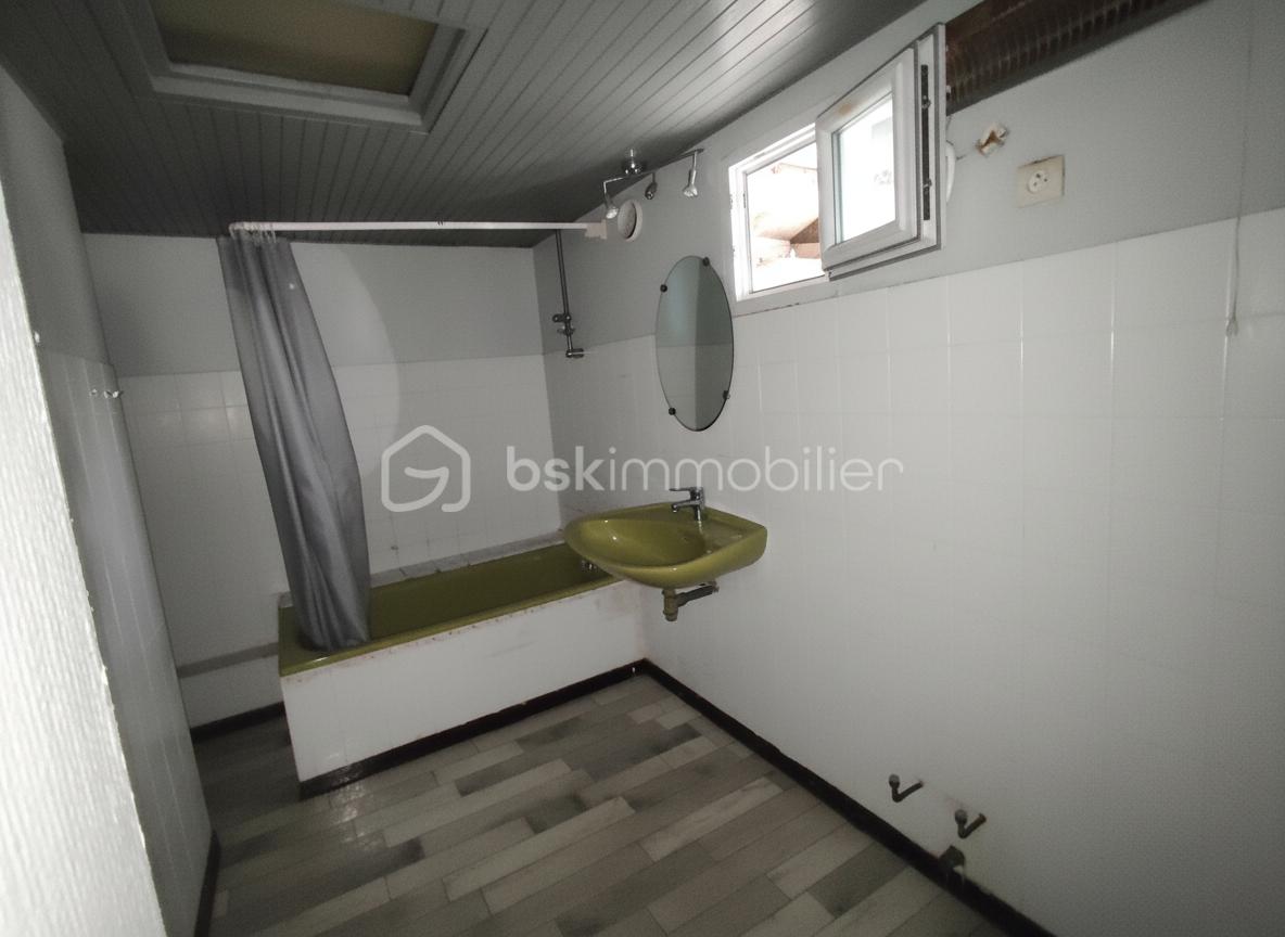 Maison de 300 m² - generated_2026-02-05T10_10_13.300.jpg