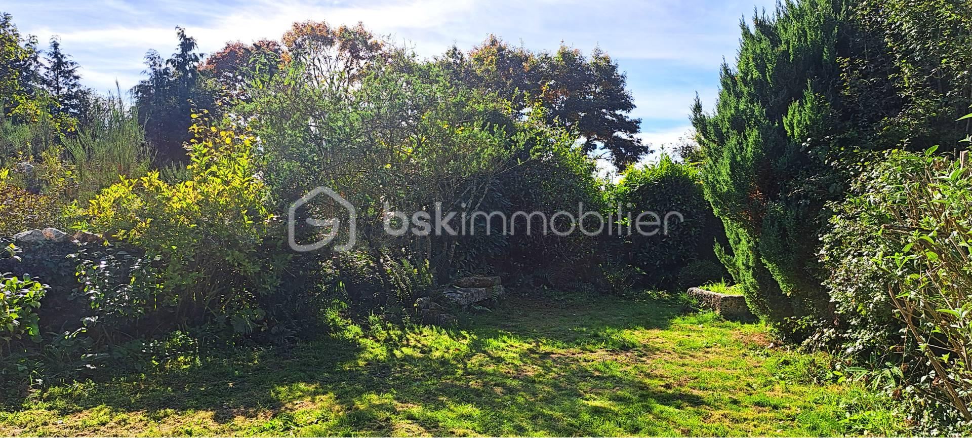 Maison en pierre de 94 m² - jardin 1.jpg