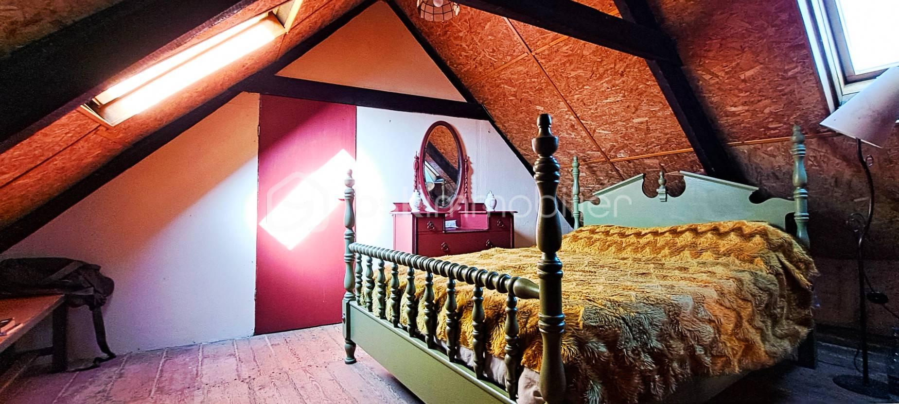 Maison en pierre de 94 m² - chambre 1.jpg