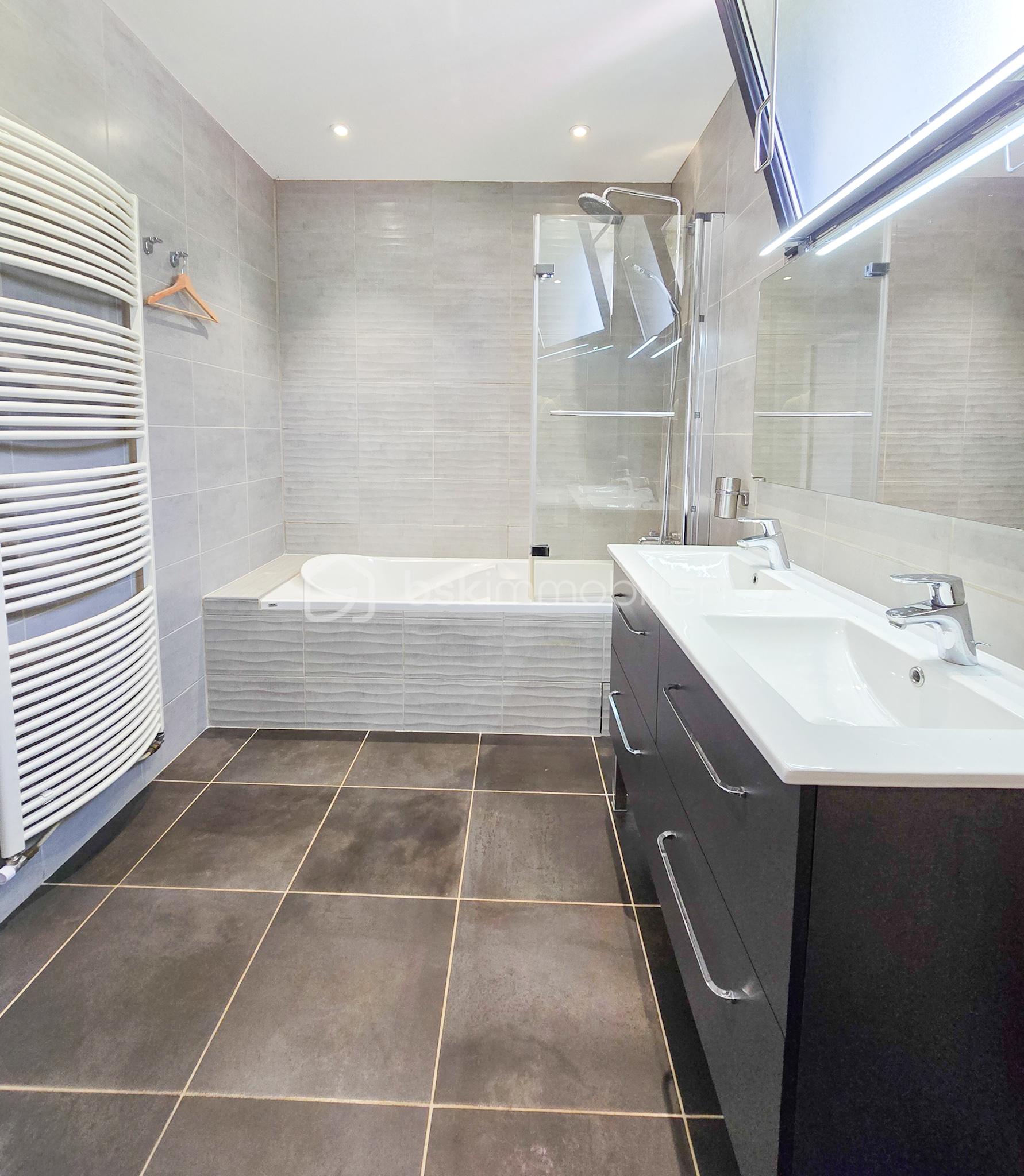 Maison en pierre de 181 m² - 20250729_142221.jpg
