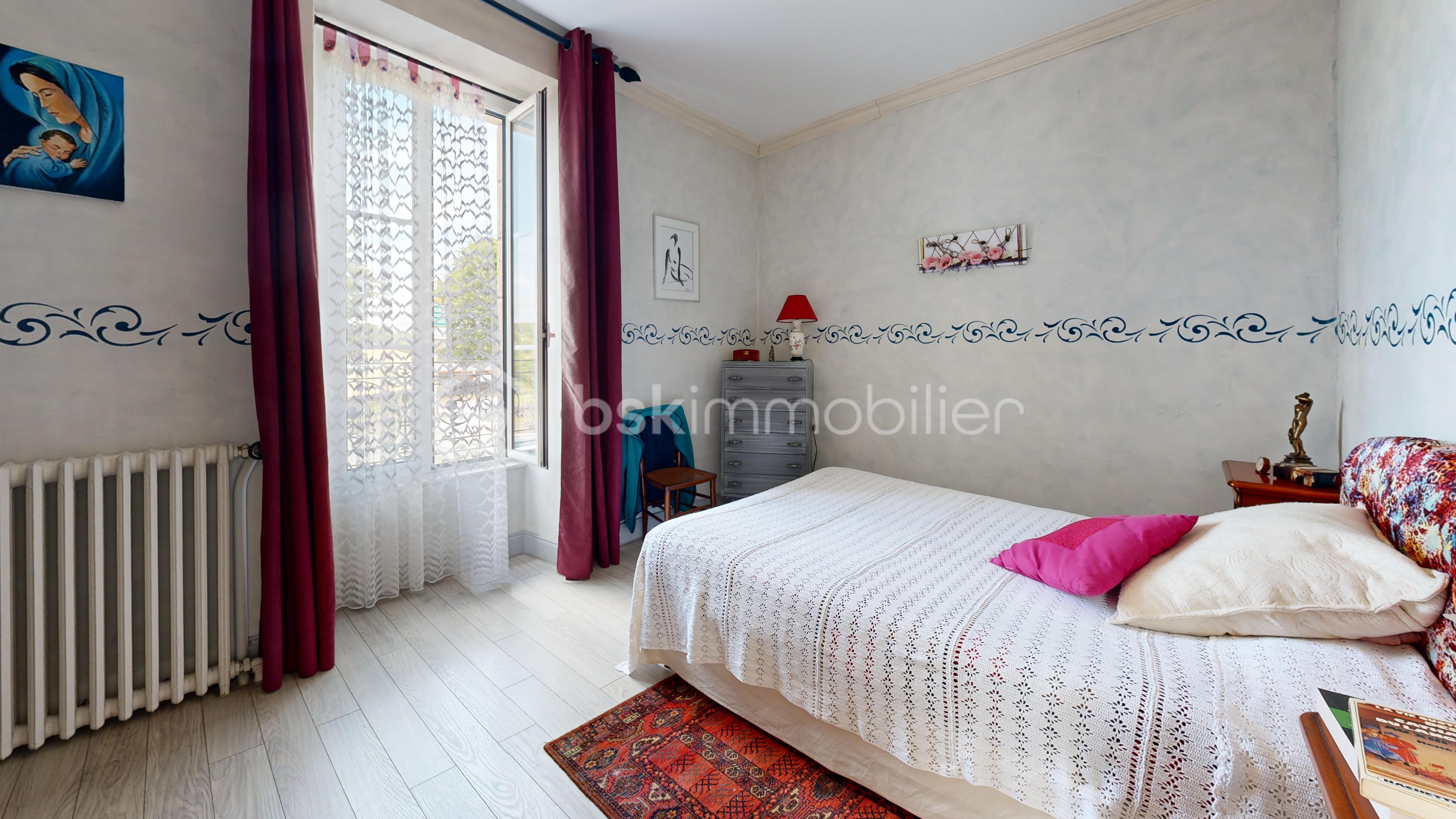Maison de 241 m² - Cressenssac-Bedroom.jpg