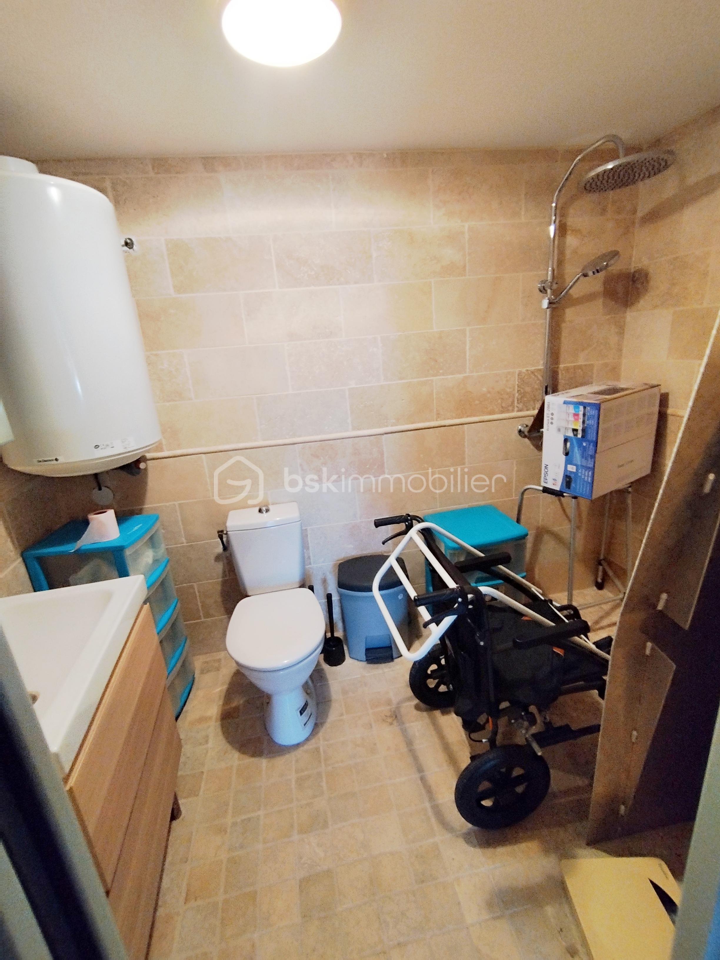 Immeuble mixte de 100 m² - 1759486335821.jpg