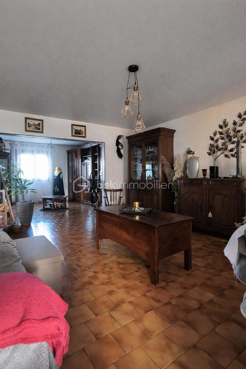 Maison de 200 m² - mTZsH6S4ShEeJEBzs2FeezapMceASJr07GKZa3cz.jpg