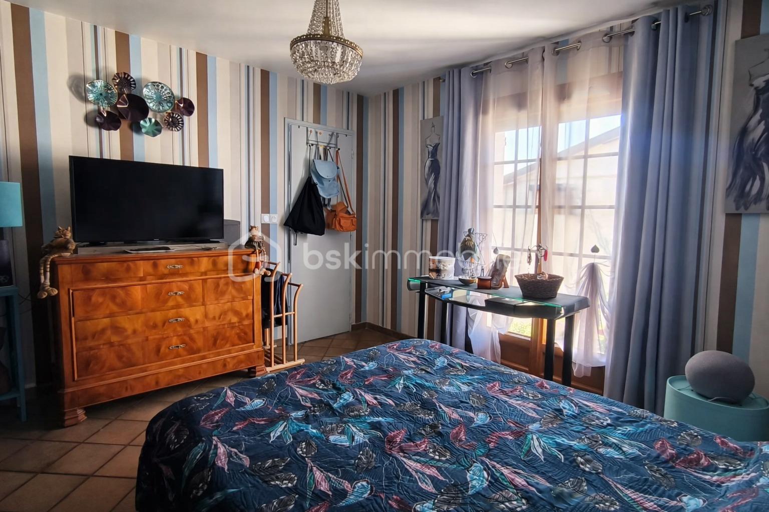 Maison de 200 m² - Hse26hHydpmy6WGwO893Dh3XrcEFfun0MYvQSeRT.jpg