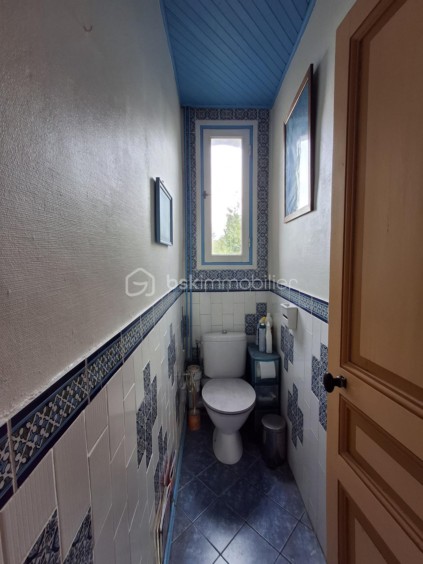 Maison de 115 m² - WC 1er étage.jpg