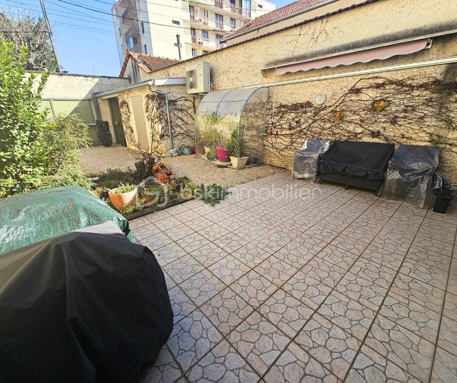 Maison de 100 m² - photo_4d3bae0b235299f86bc8514e4b273a41.jpg