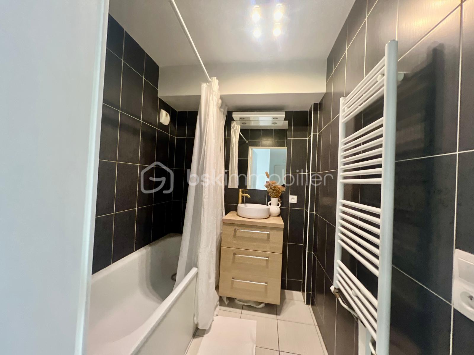 Appartement de 61 m² - WhatsApp Image 2025-07-06 à 00.30.00_c5632fd0 appt mme Thuilot.jpg