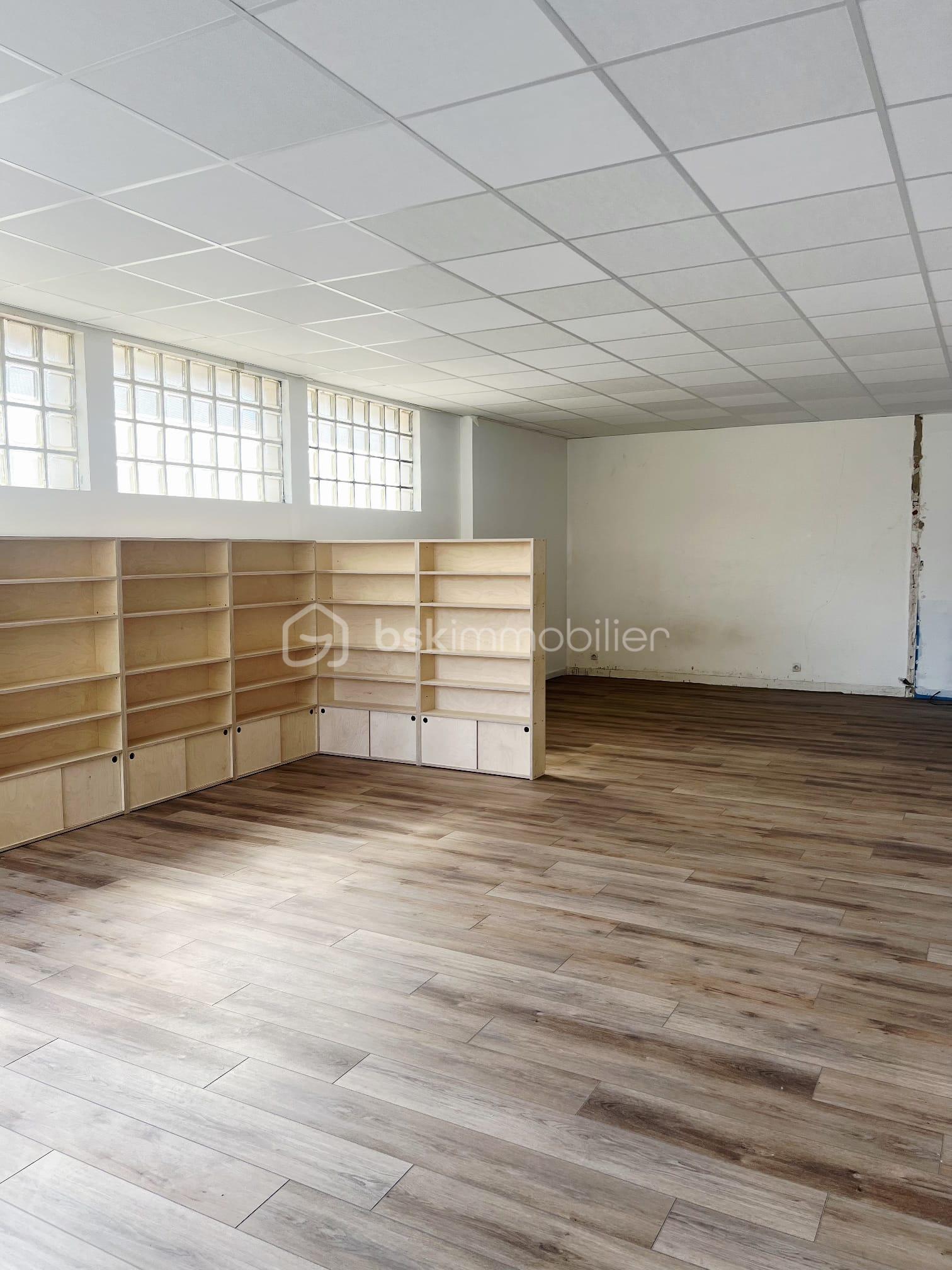 Local commercial de 98 m² - WhatsApp Image 2025-08-26 à 16.52.24_c22371fd.jpg