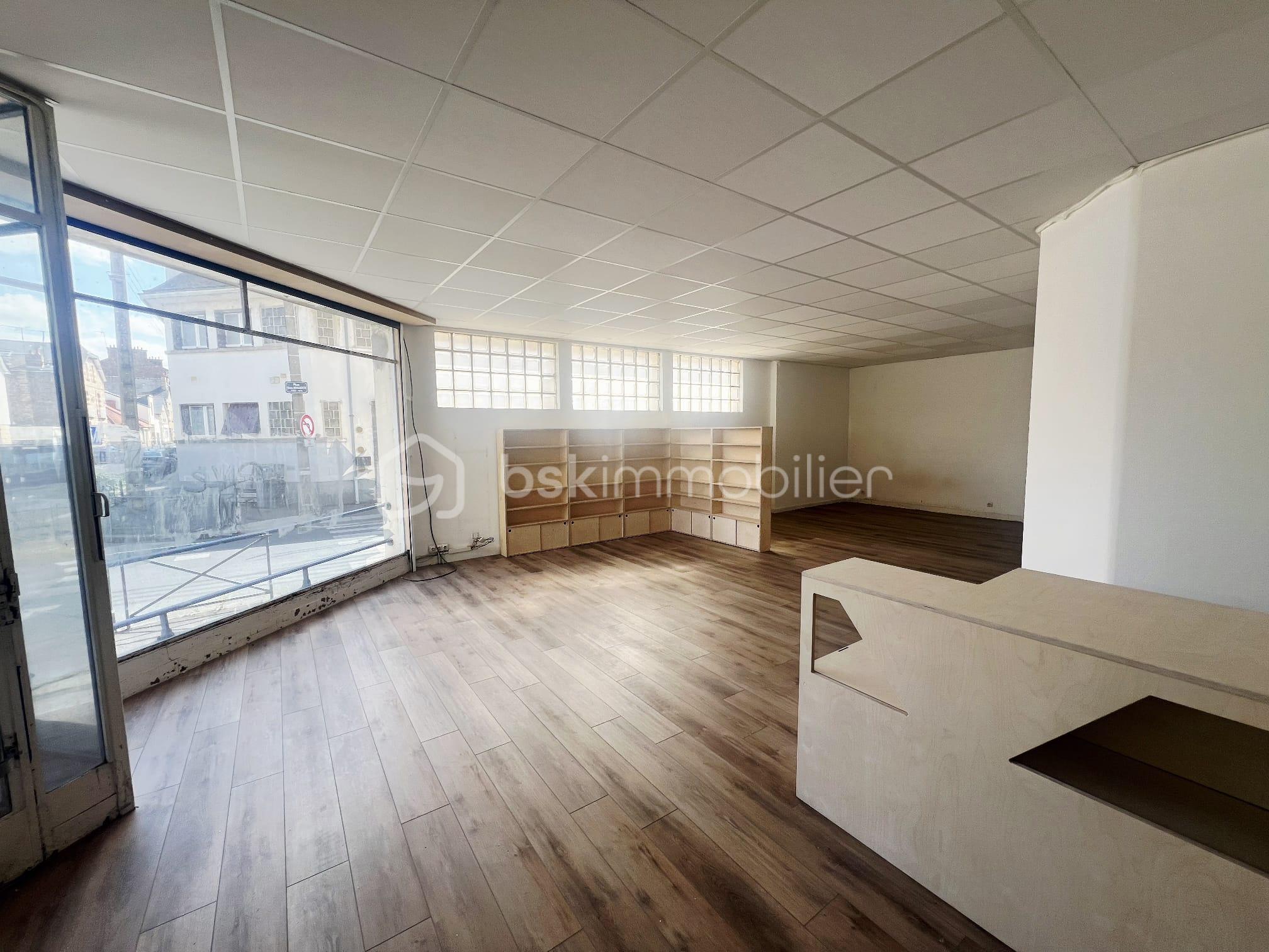 Local commercial de 98 m² - WhatsApp Image 2025-08-26 à 16.52.23_f6d7c990.jpg