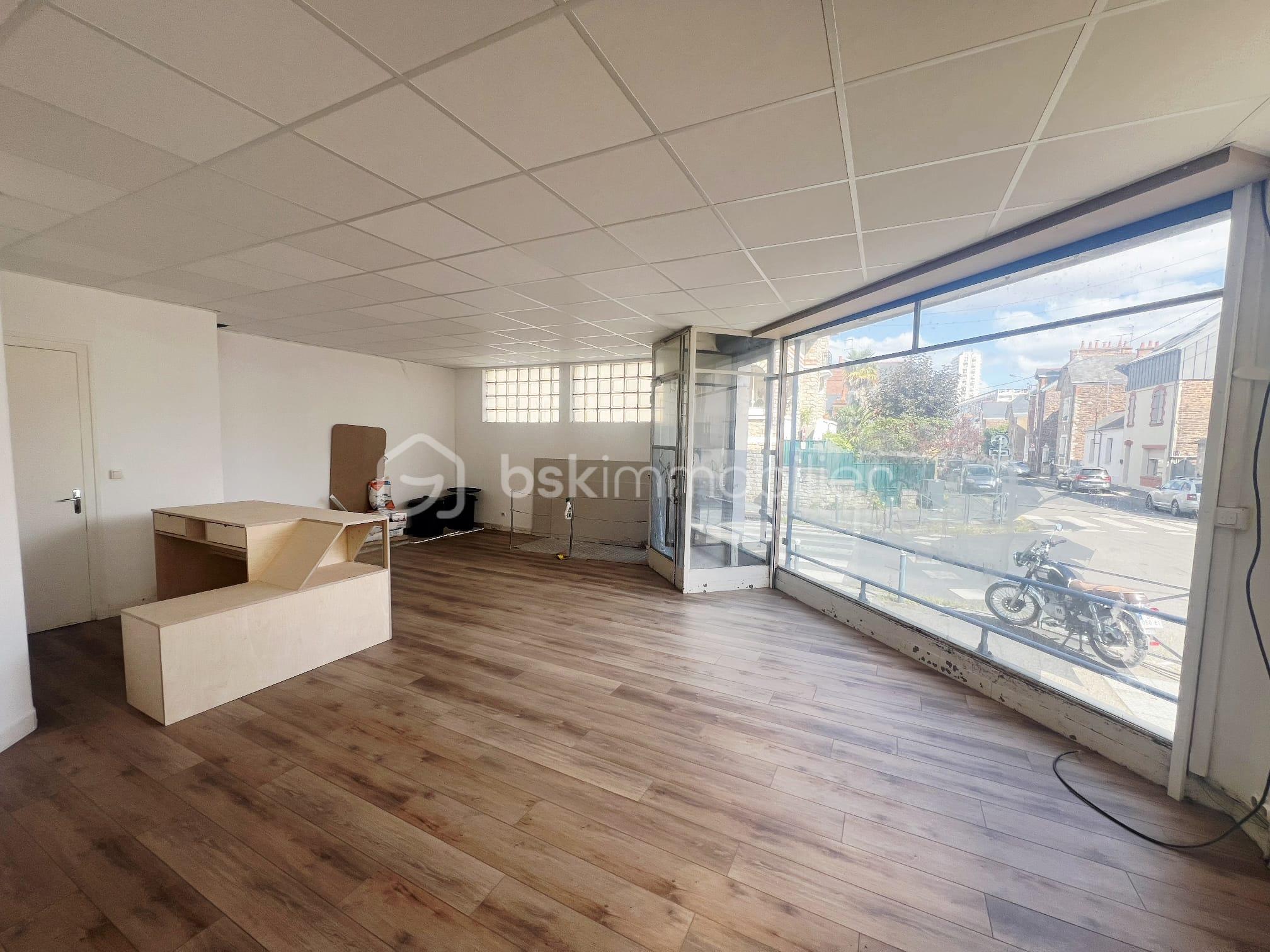 Local commercial de 98 m² - WhatsApp Image 2025-08-26 à 16.52.24_6452e6fe.jpg