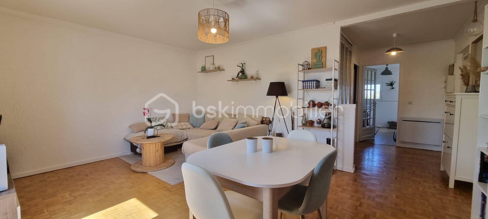 Appartement de 62,39 m² - séjour entrée.jpeg