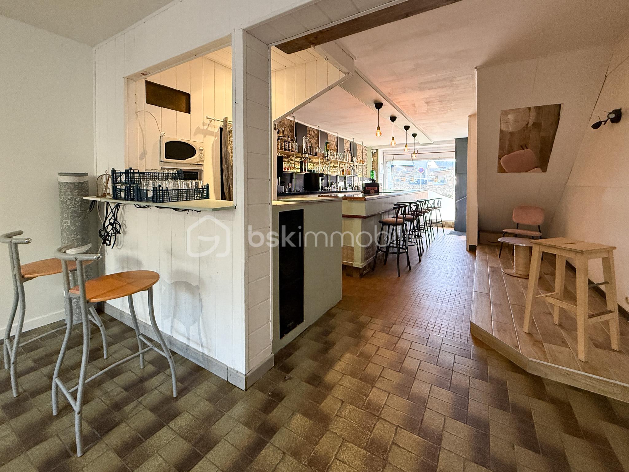 Local d'activités de 52 m² - IMG_4262.jpg