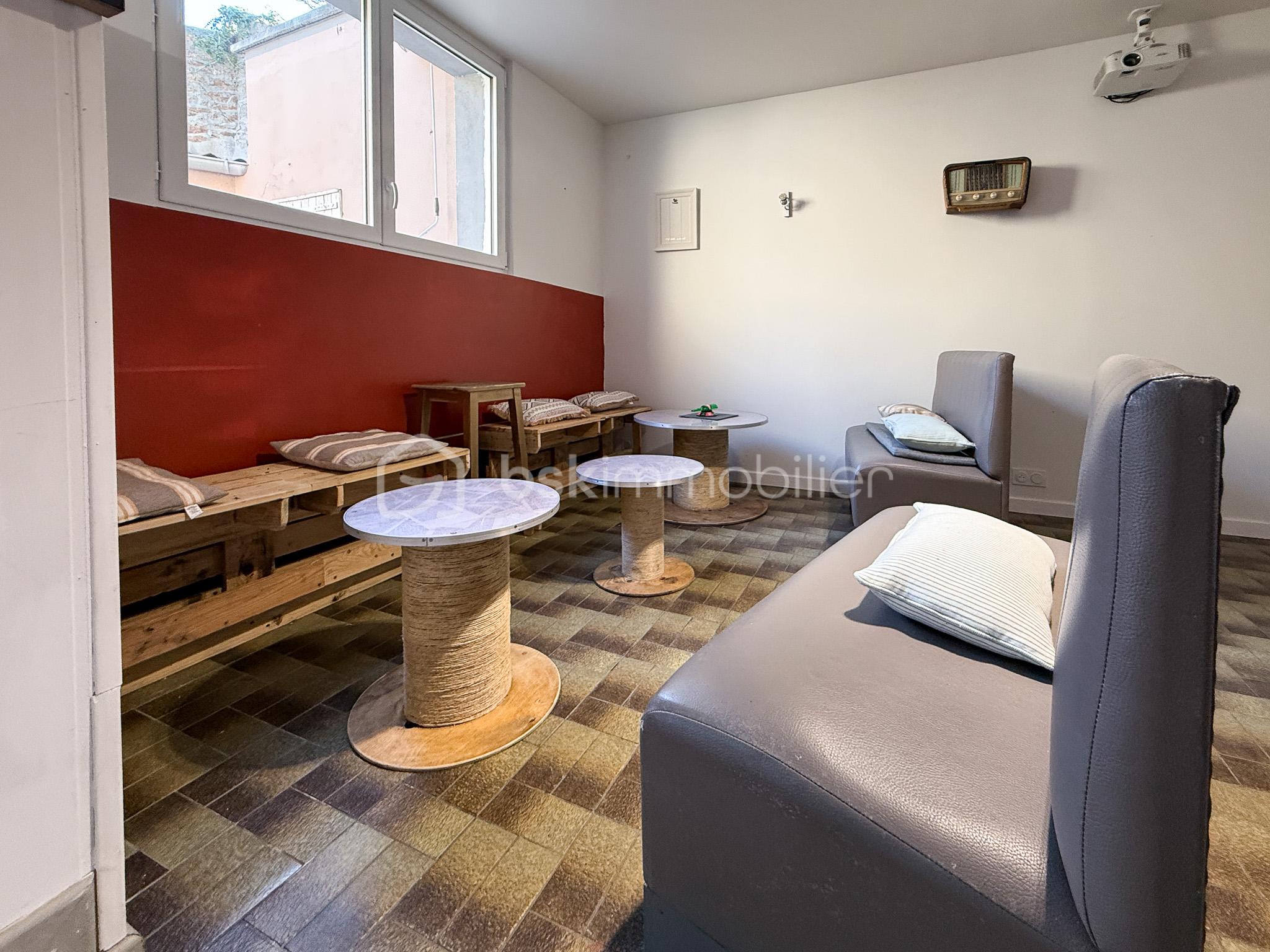 Local d'activités de 52 m² - IMG_4265.jpg