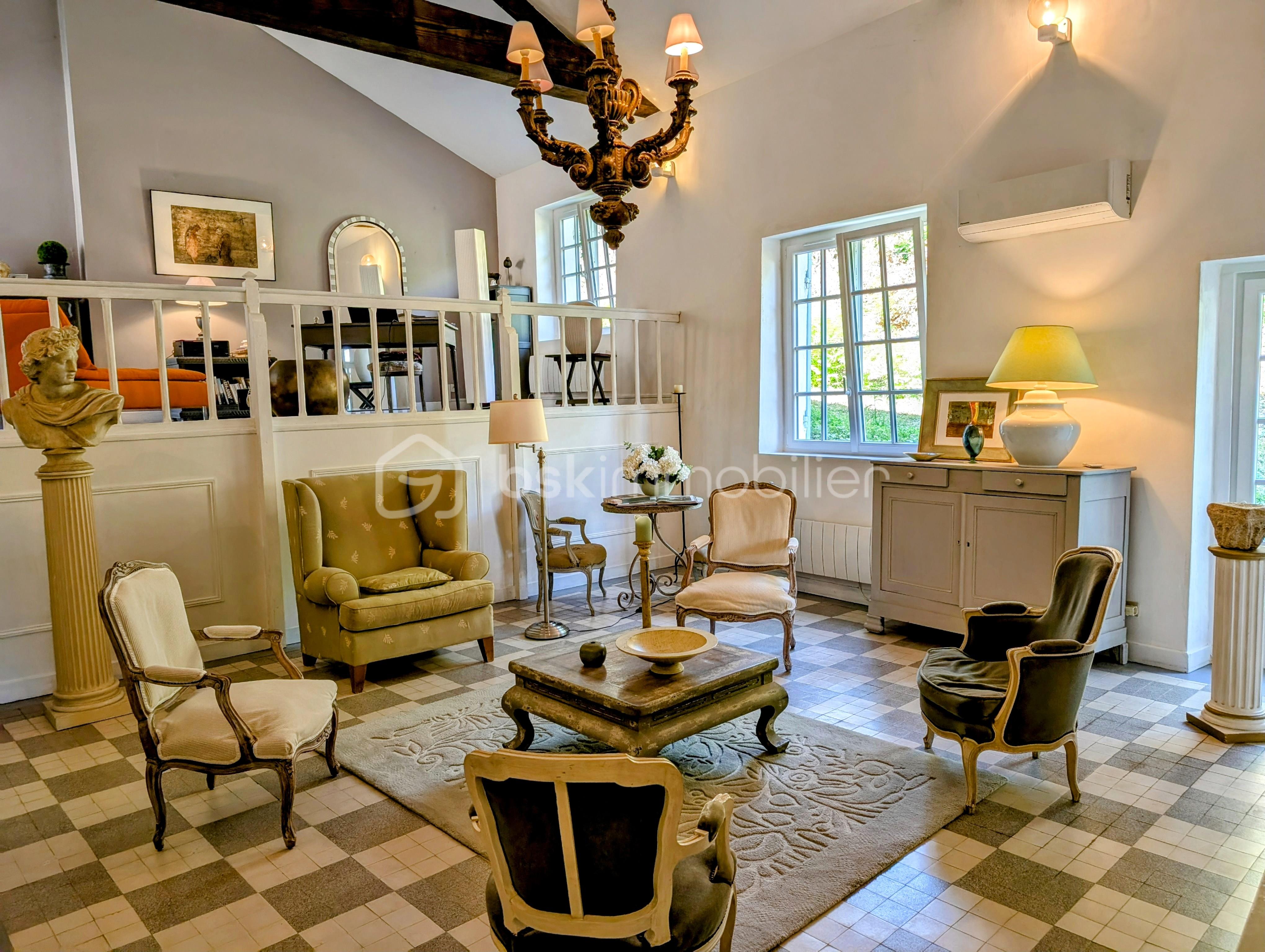 Maison de 296 m² - 9.jpg