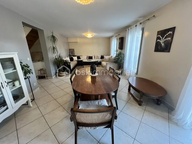 SALON SAM COMPLET.jpg