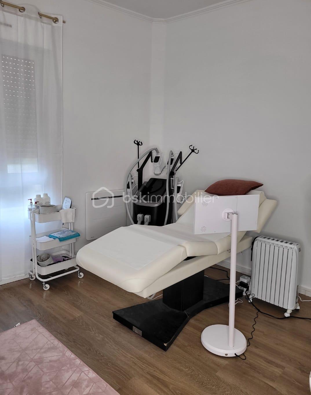 Fonds de commerce - PHOTO-2025-10-09-22-43-53 2.jpg