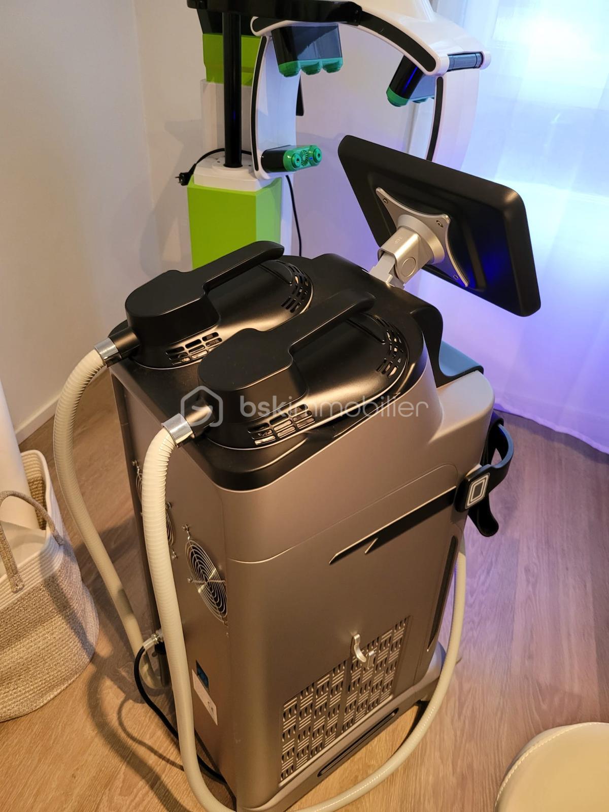 Fonds de commerce - PHOTO-2025-10-09-22-43-53 3.jpg