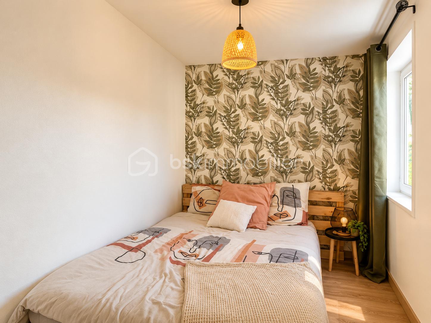 Chambre bohème chaleureuse aux accents botaniques.png