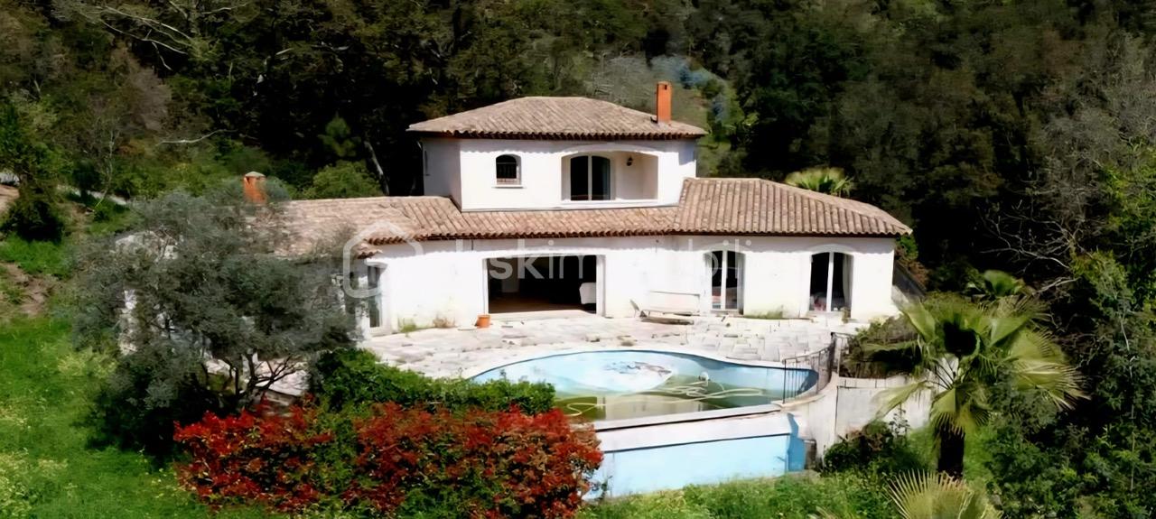 Maison traditionnelle de 225 m² - c7478102-0966-42dc-91ac-cb40dcc5dbc8.JPG