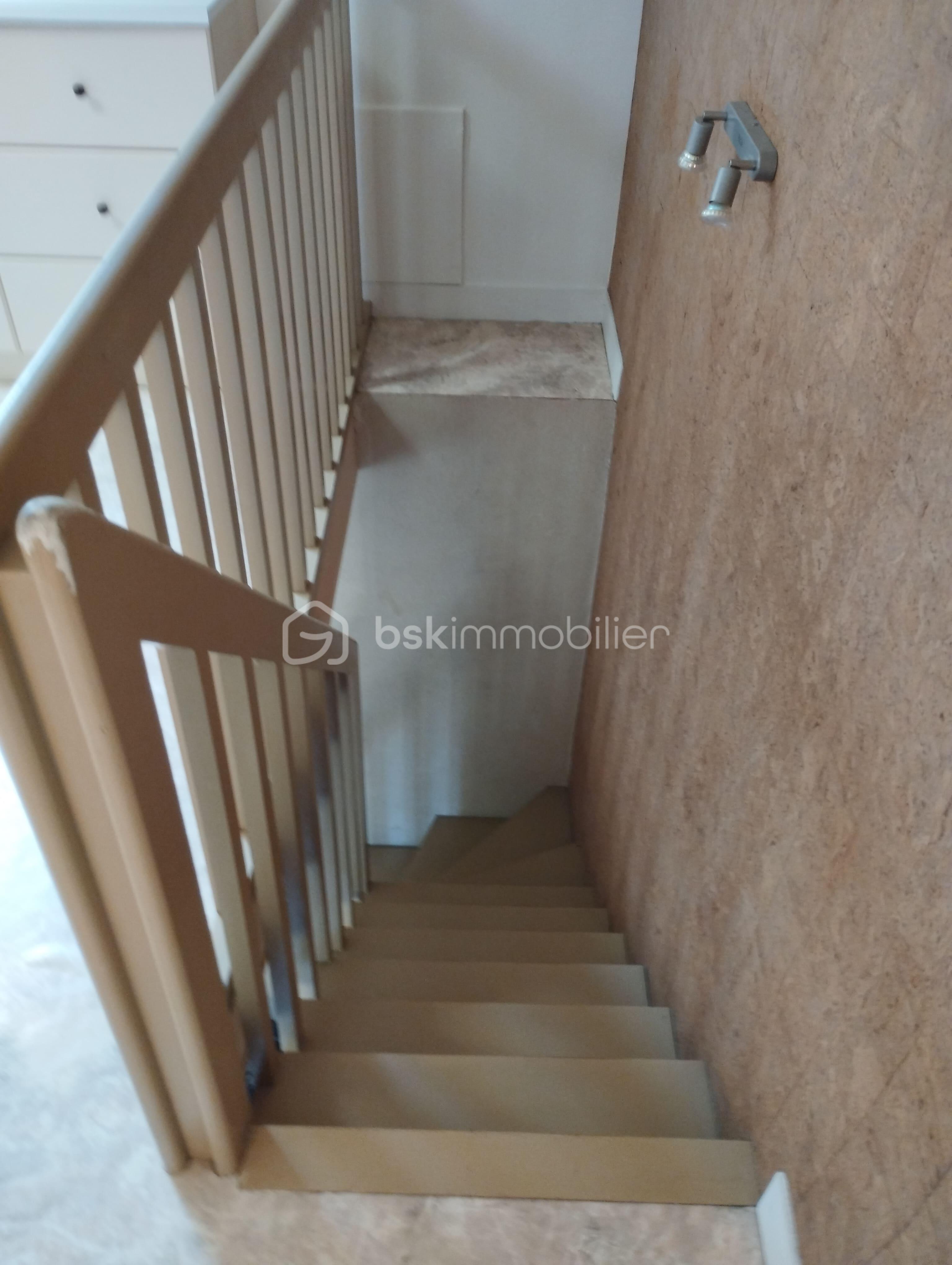 Maison de ville de 40,99 m² - Esacalier (1).jpg