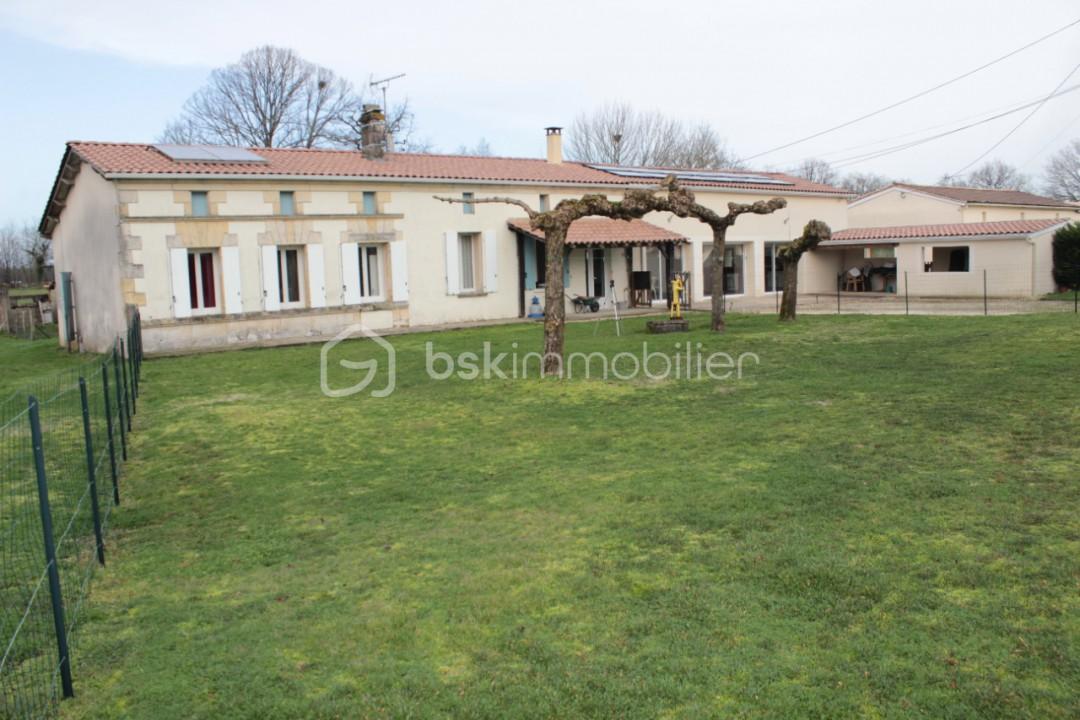 Maison de 226 m² - facade_1.jpg