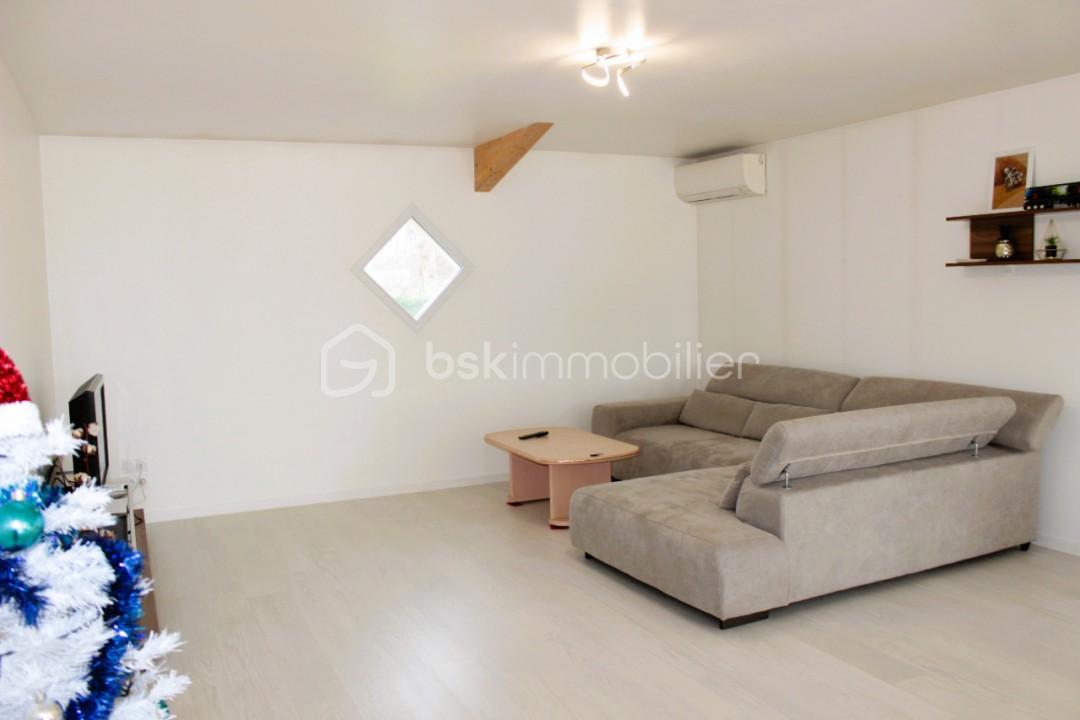 Maison de 226 m² - salon.jpg