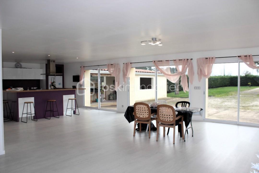 Maison de 226 m² - salle_a_manger.jpg