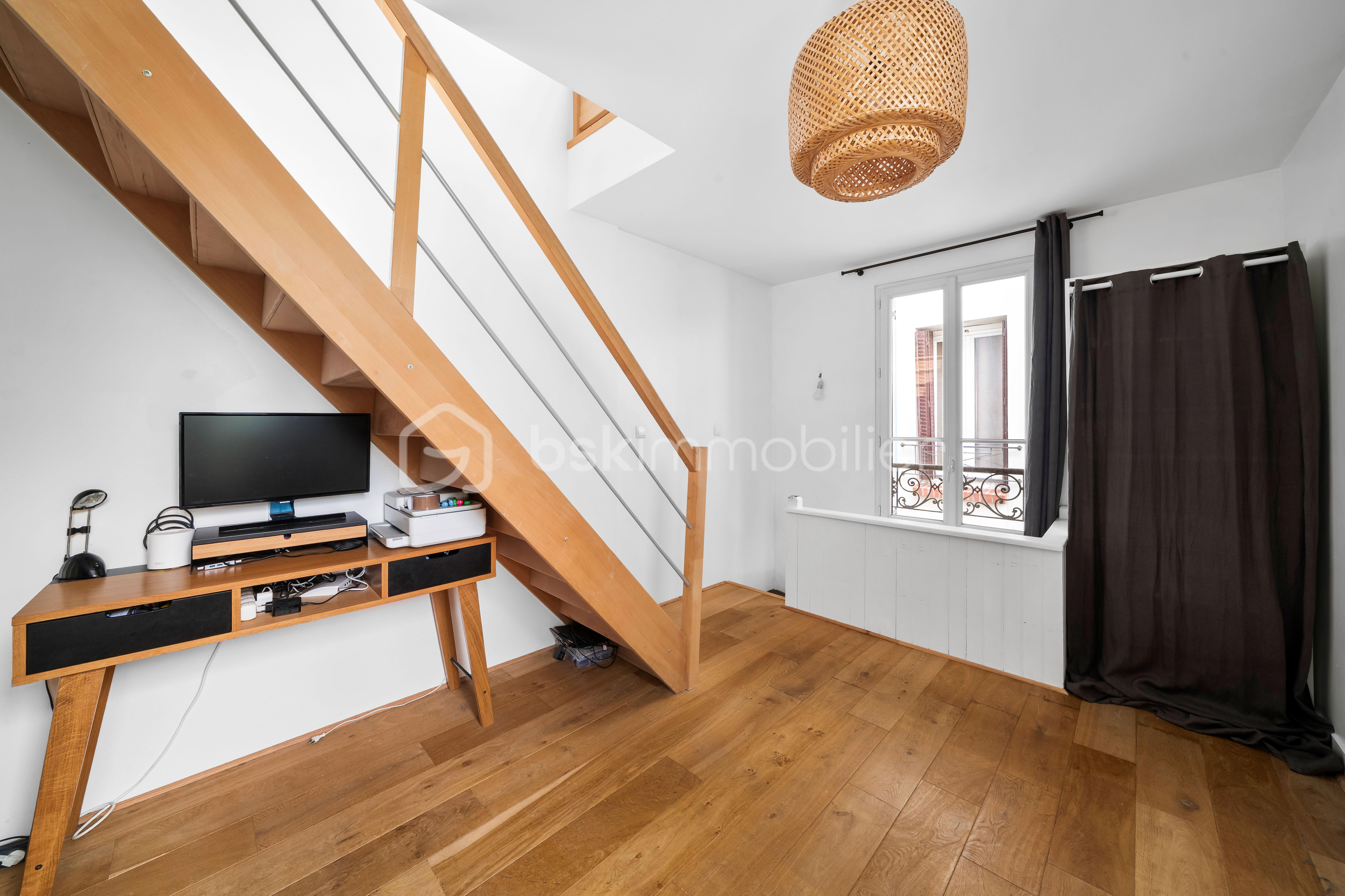 Etage 1 avec bureau + escalier.jpg