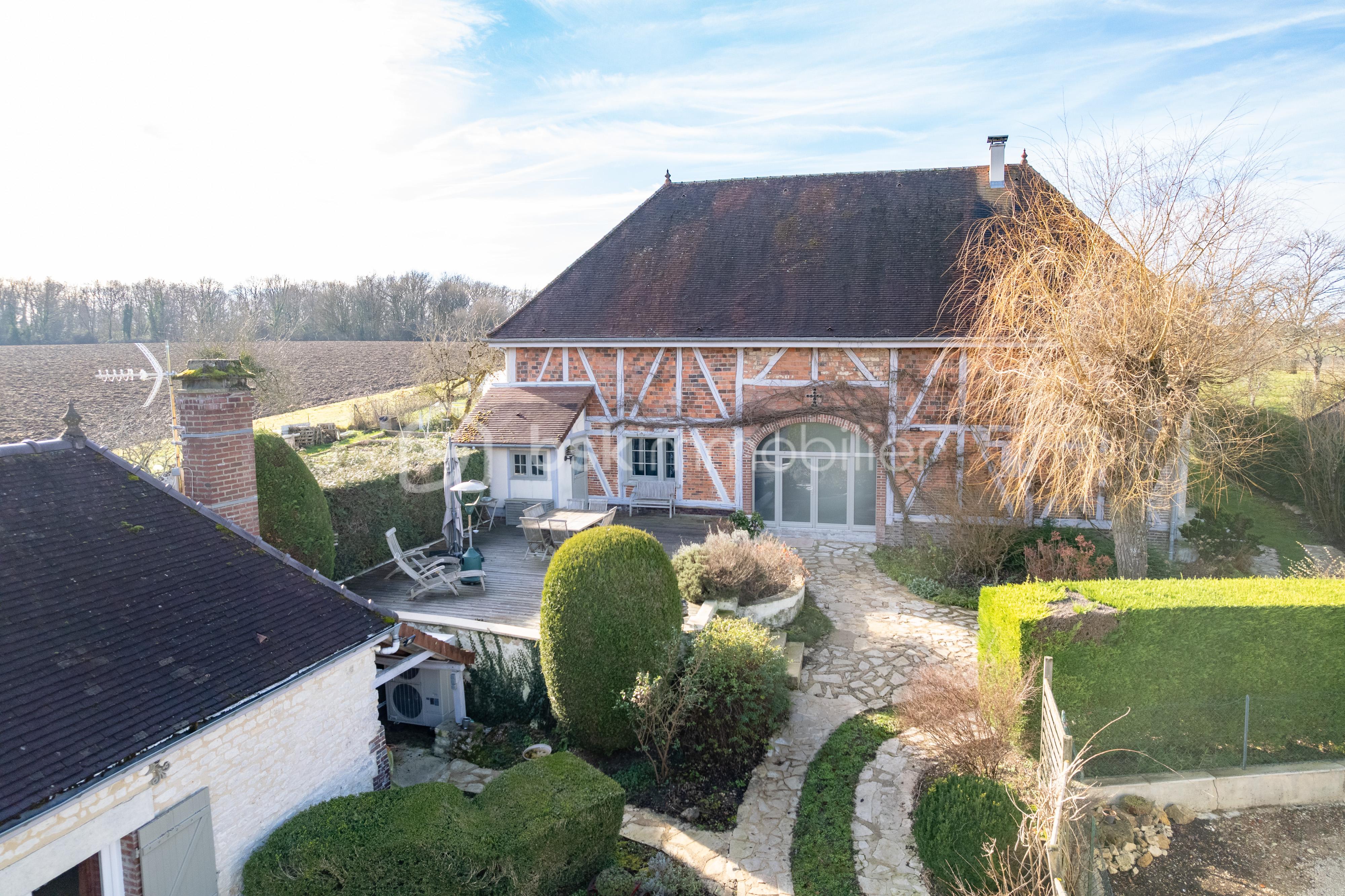 Maison de 390 m² - BOUY-BskAubinSalon-OlivierReynes-56.jpg