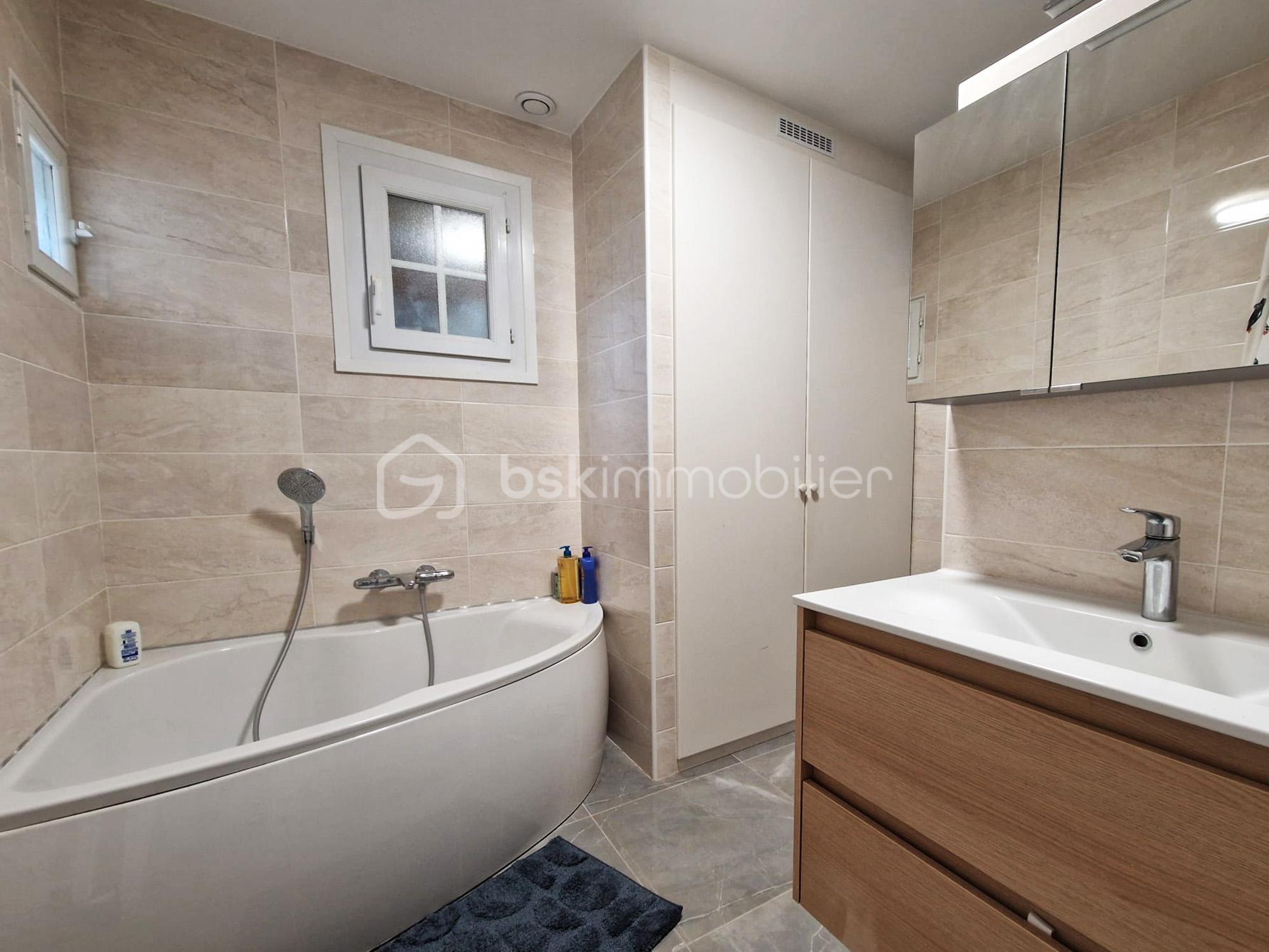 Maison de 143 m² - IMMOBILIER HOUDAN CELINE VAN DE WALLE BSK 12.jpg
