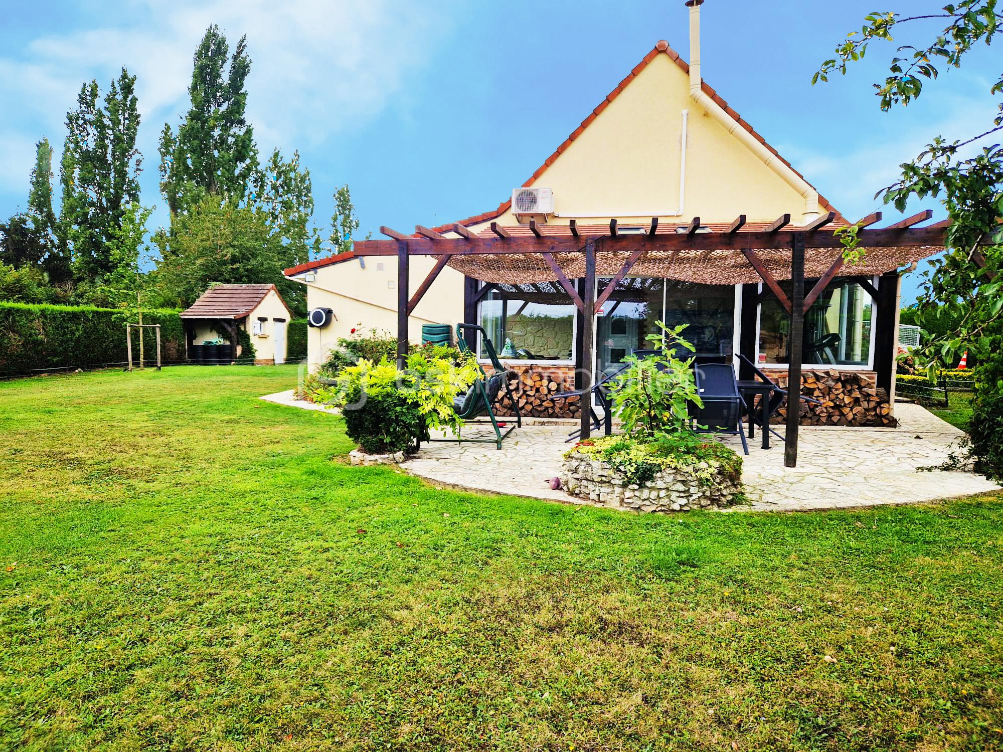 Maison de 143 m² - IMMOBILIER HOUDAN CELINE VAN DE WALLE BSK 3.jpg