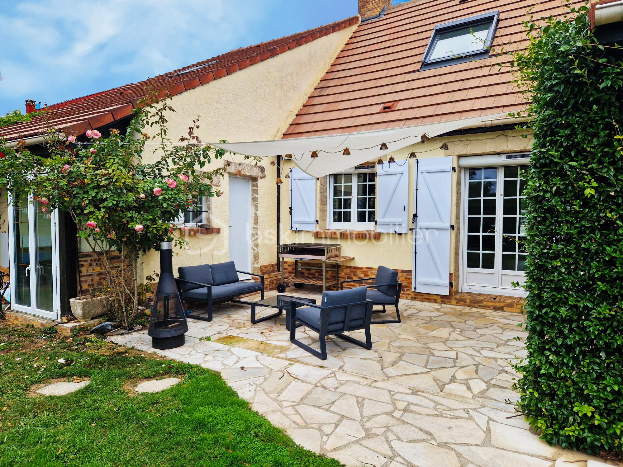 Maison de 143 m² - IMMOBILIER HOUDAN CELINE VAN DE WALLE BSK 2.jpg