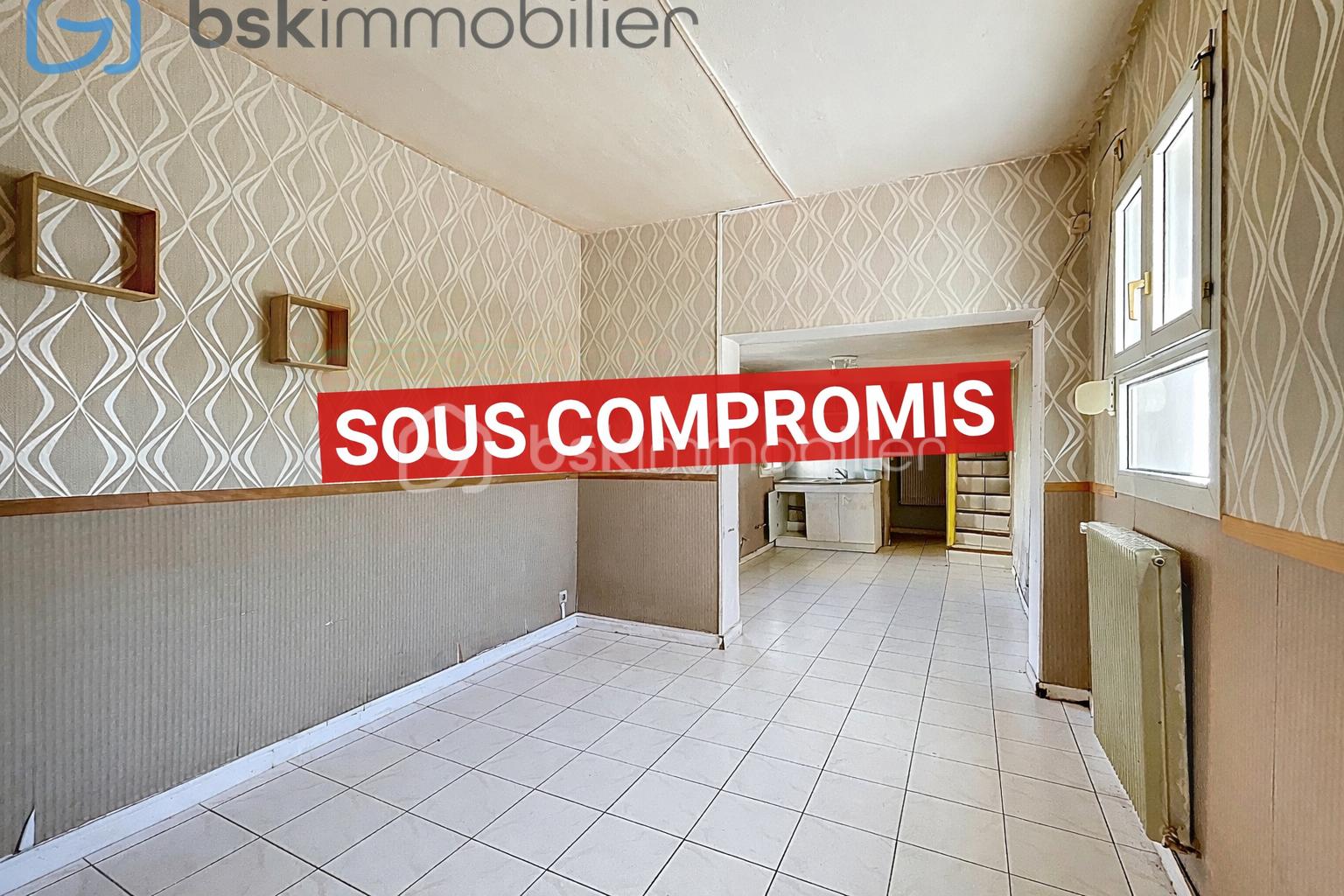 Salle sous compromis avec détails intérieurs.png