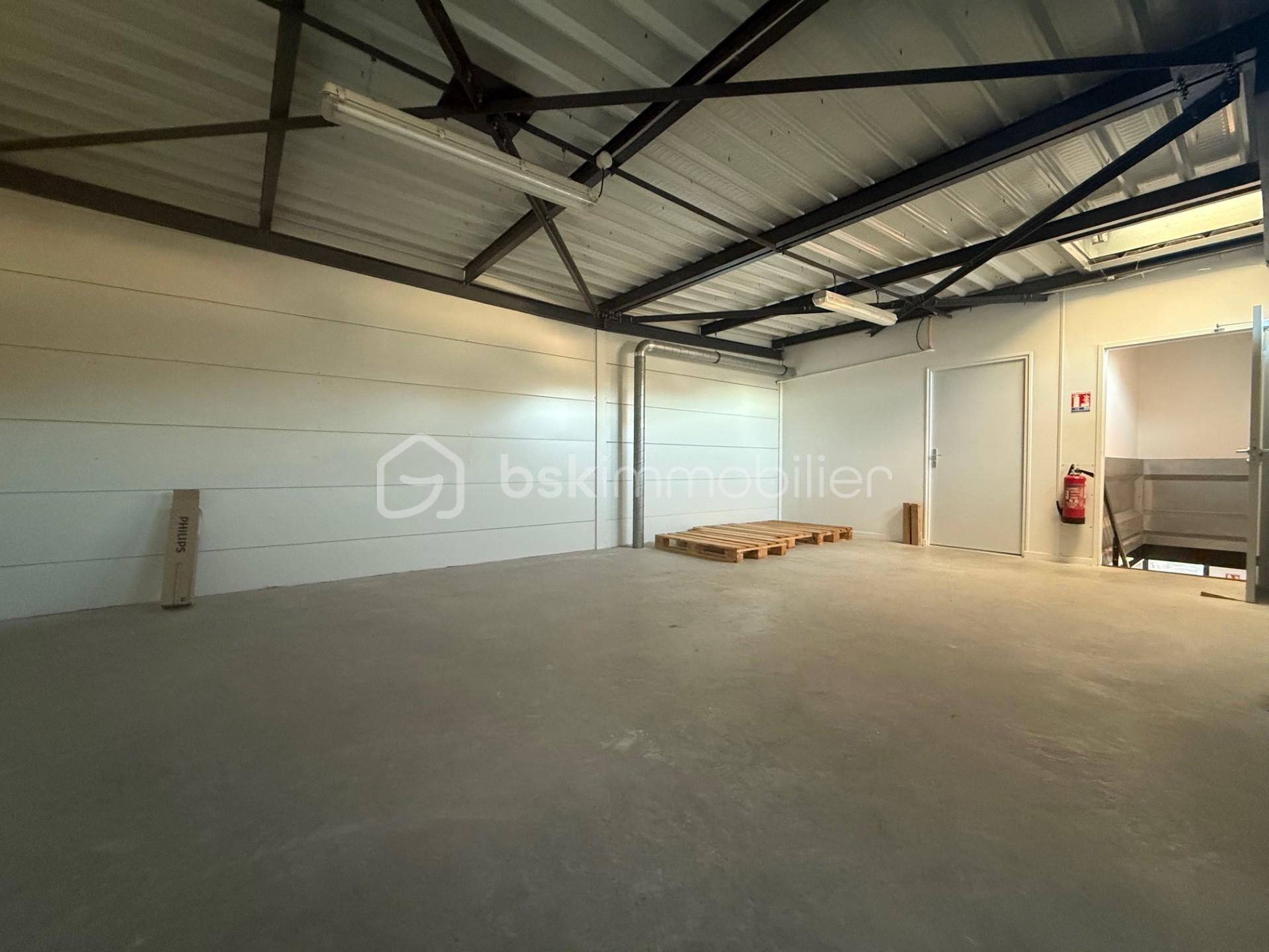 Bureau de 256,92 m² - I.jpg