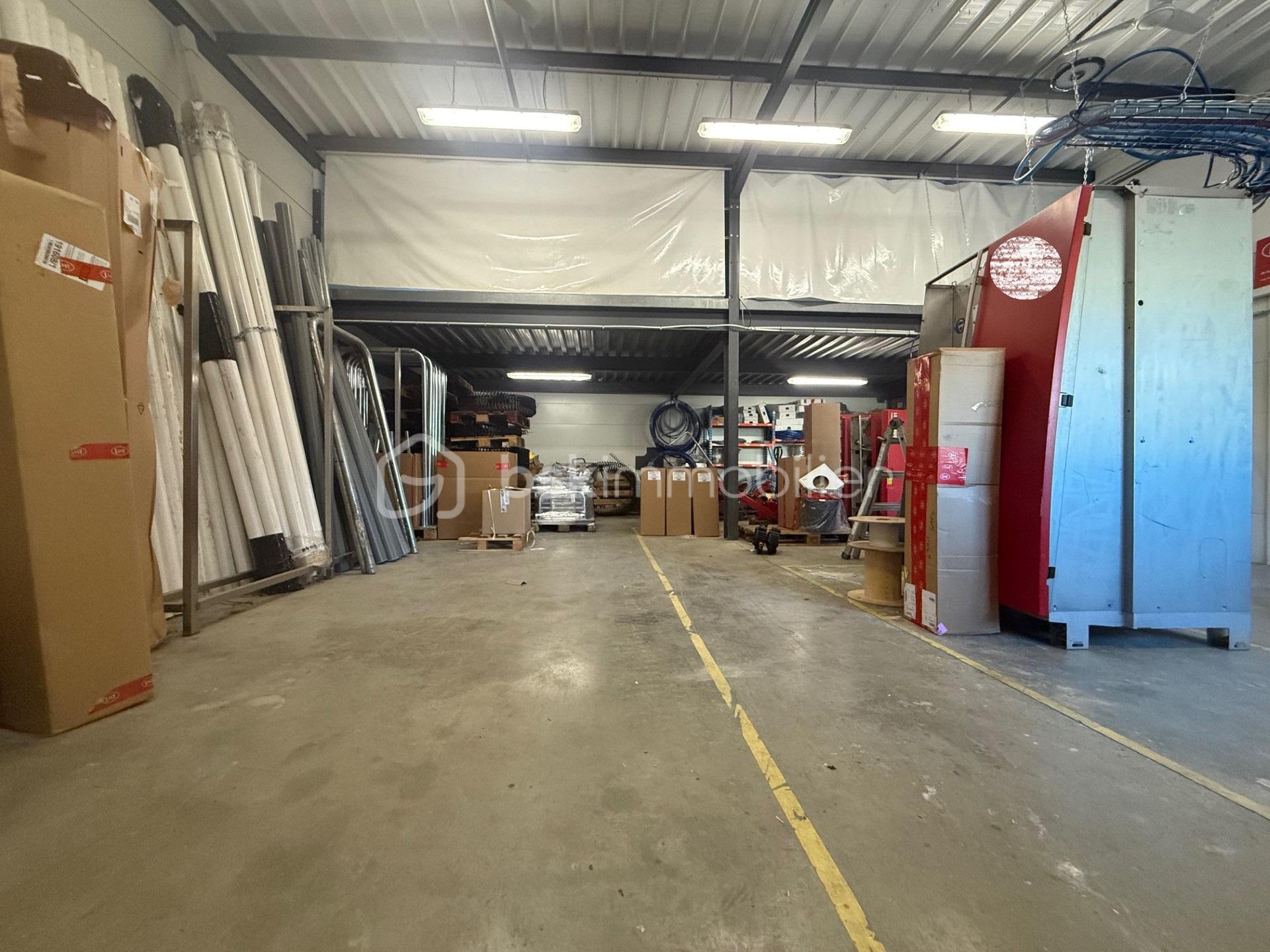 Bureau de 256,92 m² - E.jpg