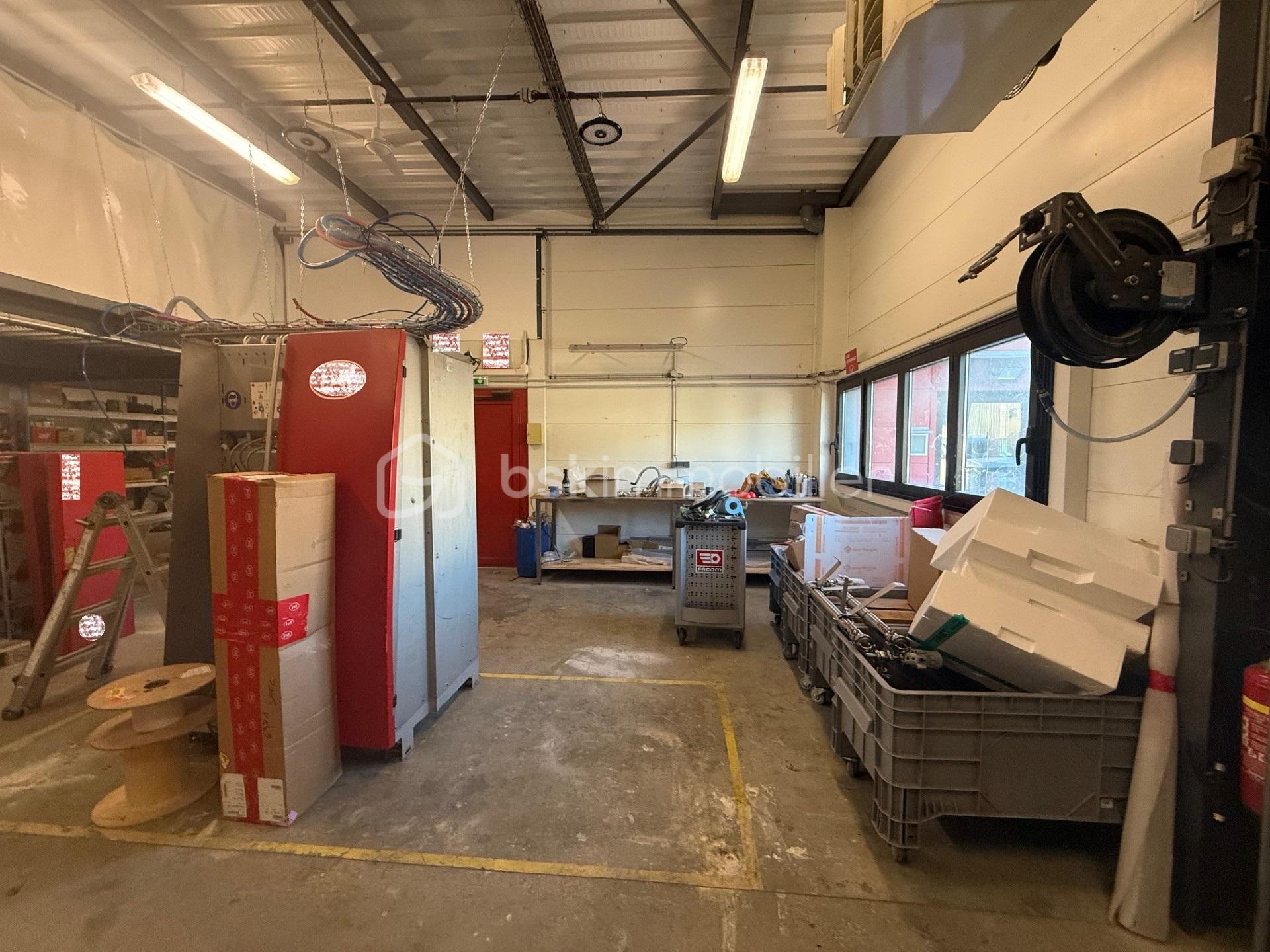 Bureau de 256,92 m² - F.jpg